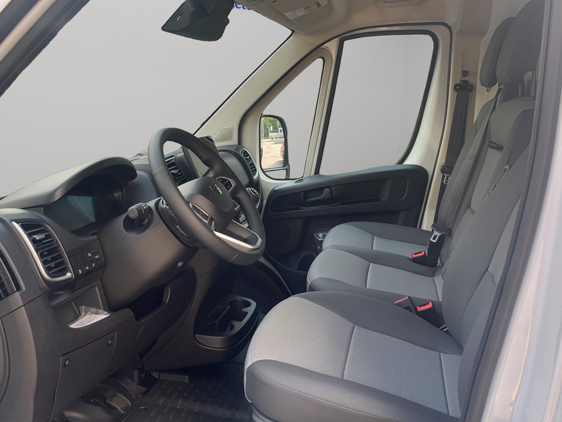 PEUGEOT Boxer Kaw. 335 L2H2 2.2 BlueHDi 140 S/S-image-5