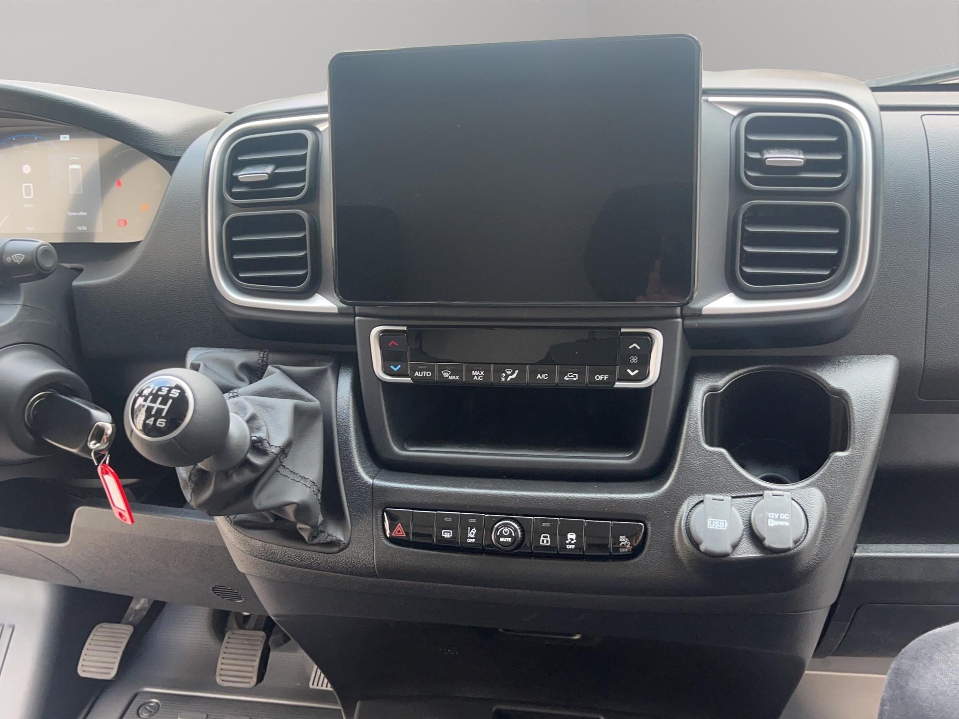 PEUGEOT Boxer Kaw. 335 L2H2 2.2 BlueHDi 140 S/S-image-9