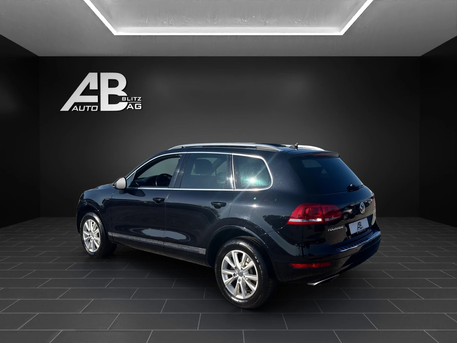 VW Touareg 3.0 TDI BMT Edition X Tiptronic mit 245 PS-image-2
