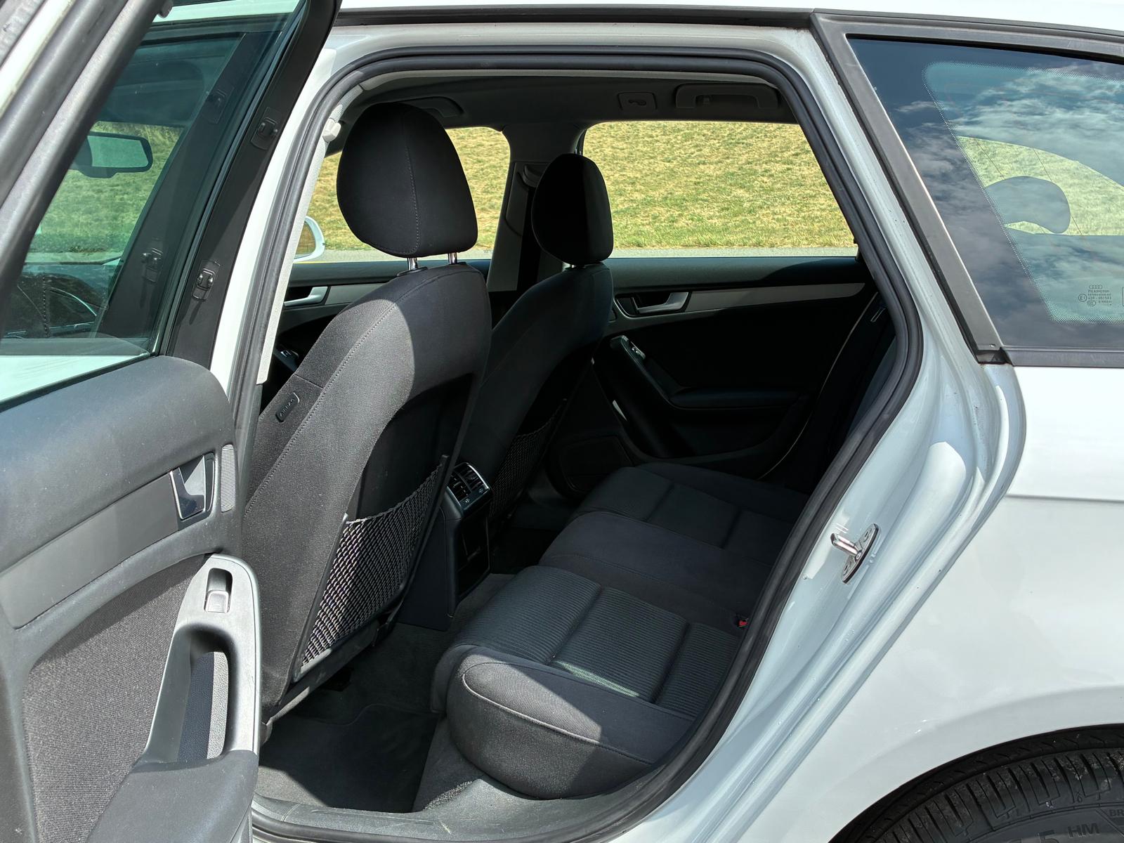 AUDI A4 Avant 2.0 TDI multitronic-image-16