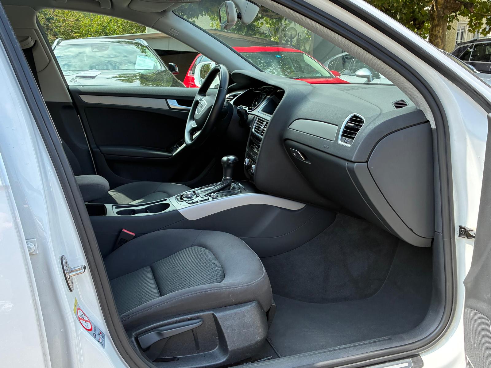 AUDI A4 Avant 2.0 TDI multitronic-image-12