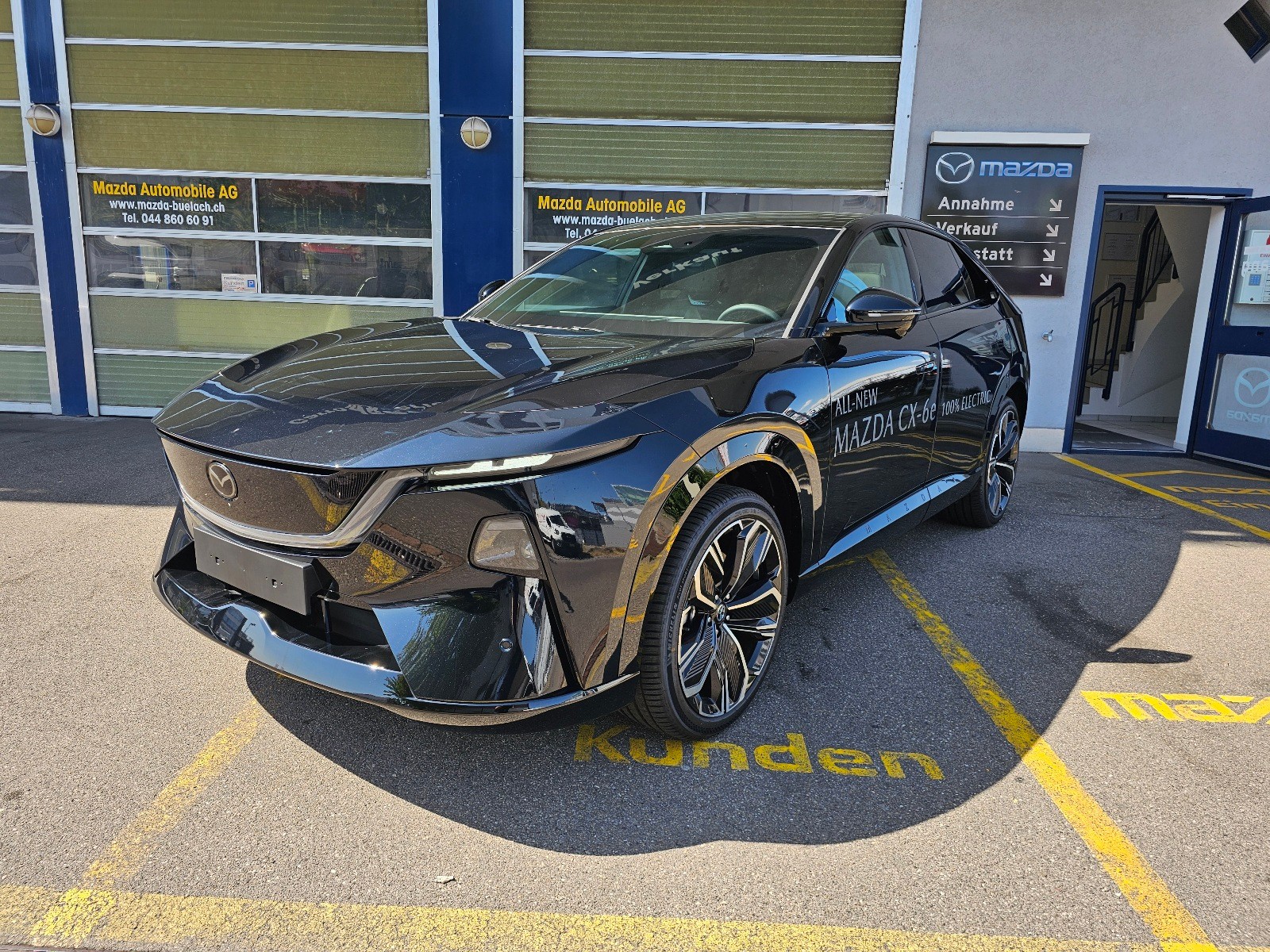 MAZDA CX-6e Takumi-image-3