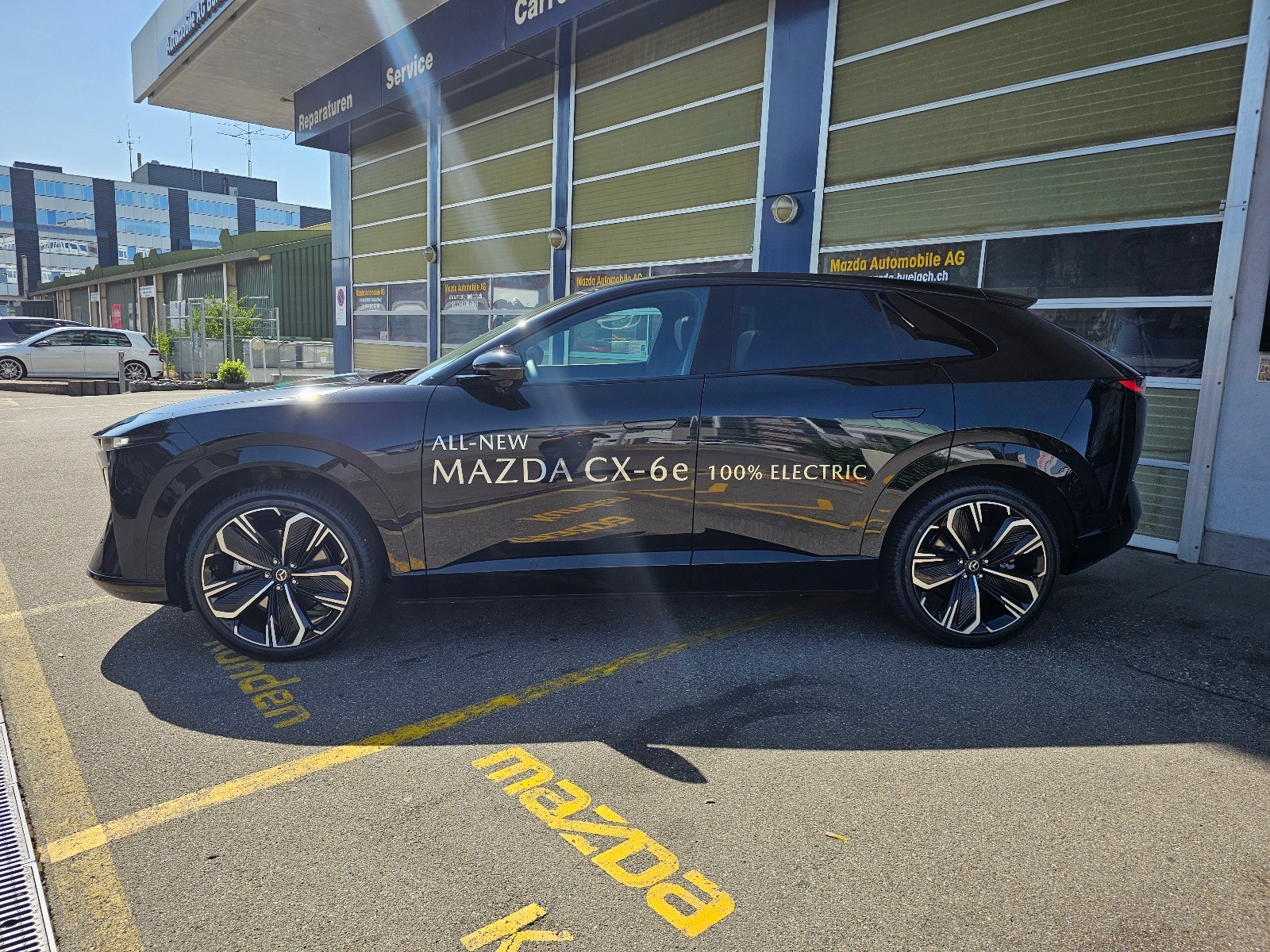 MAZDA CX-6e Takumi-image-1