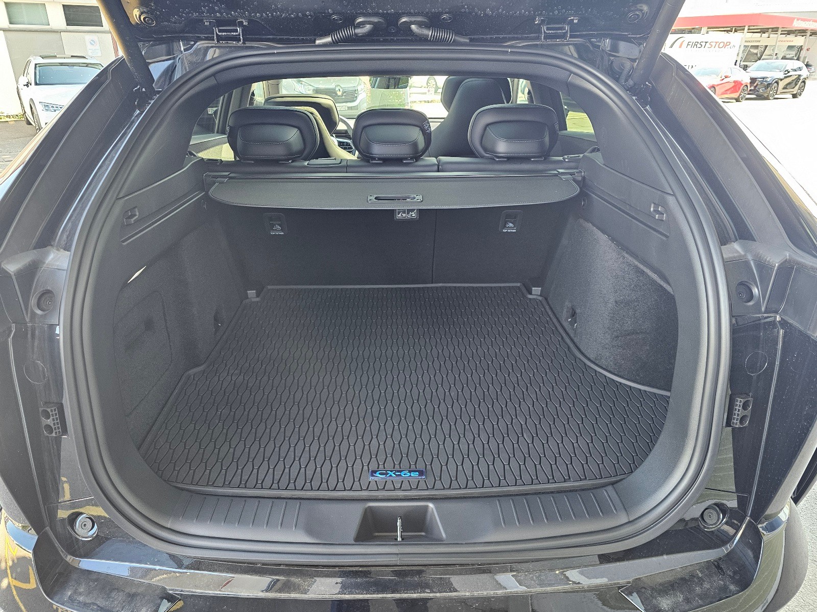 MAZDA CX-6e Takumi-image-9