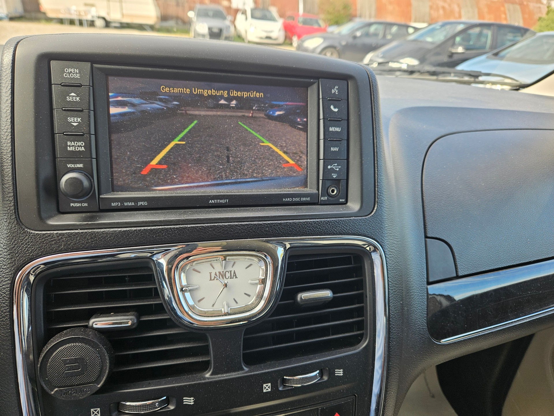 LANCIA Voyager 2.8D Gold Automatic-image-10