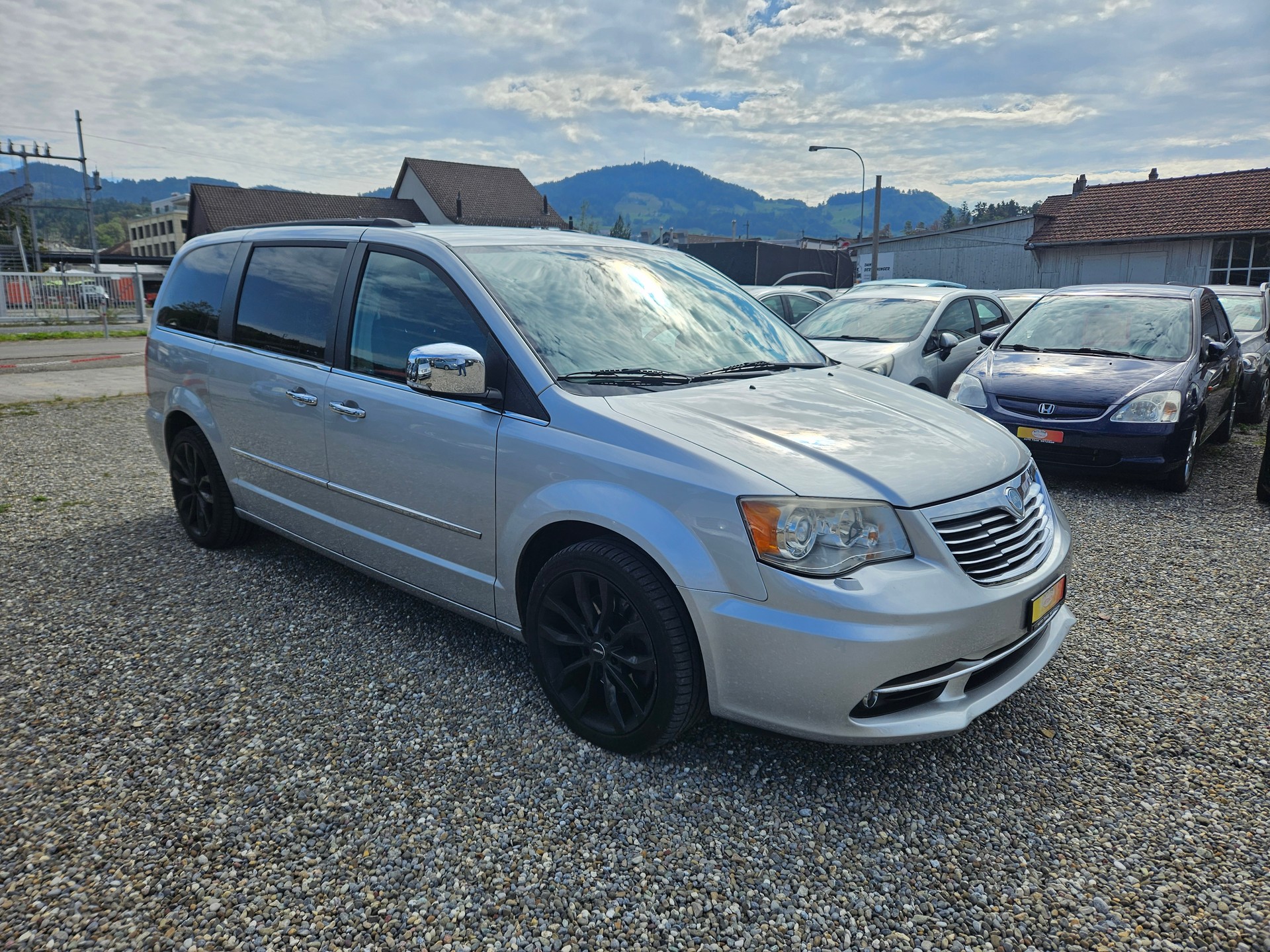 LANCIA Voyager 2.8D Gold Automatic-image-2