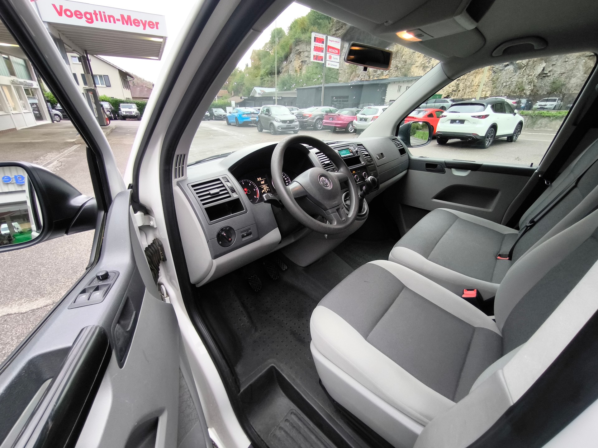 VW T5 2.0 TDI-image-18