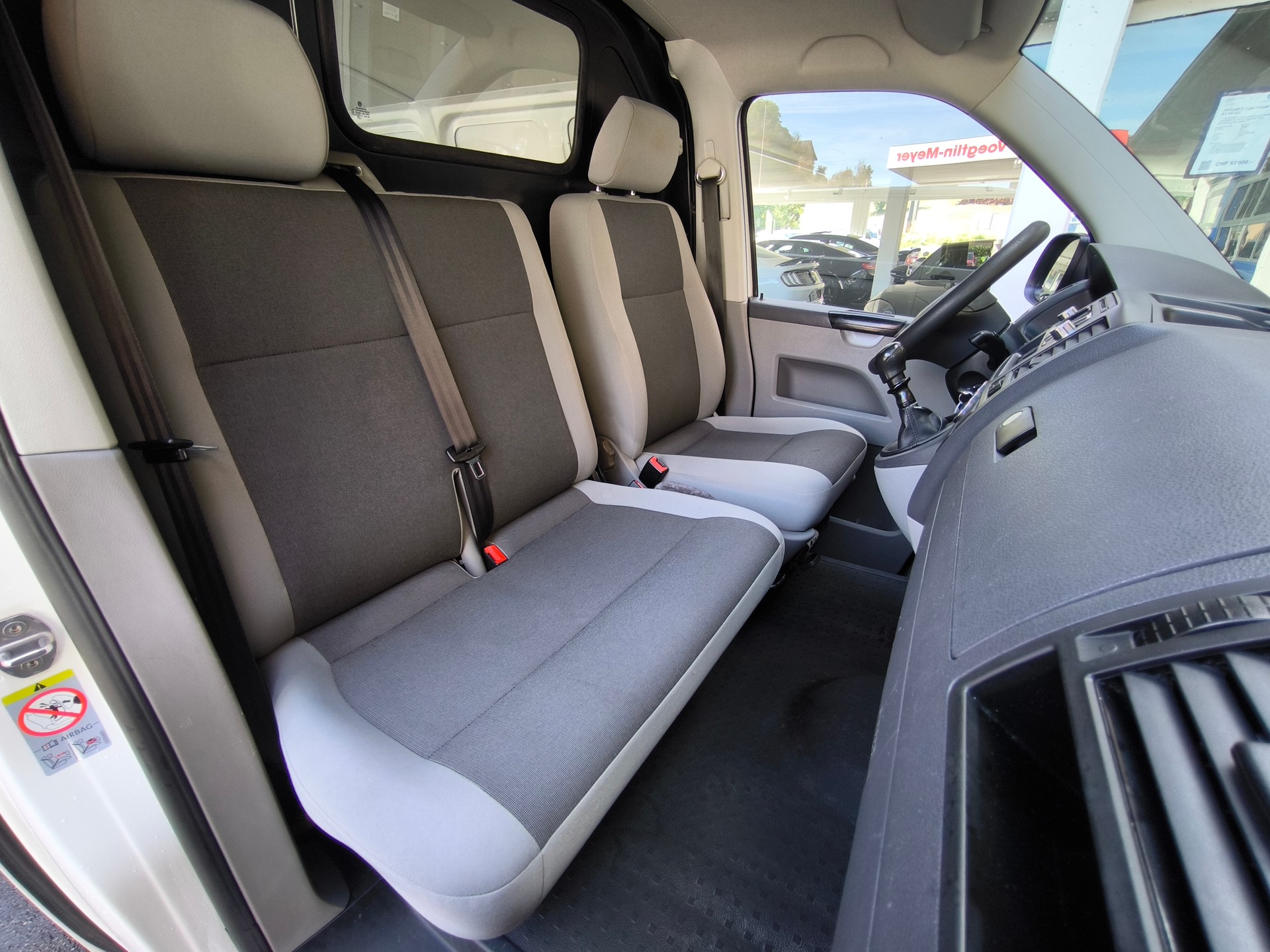 VW T5 2.0 TDI-image-23