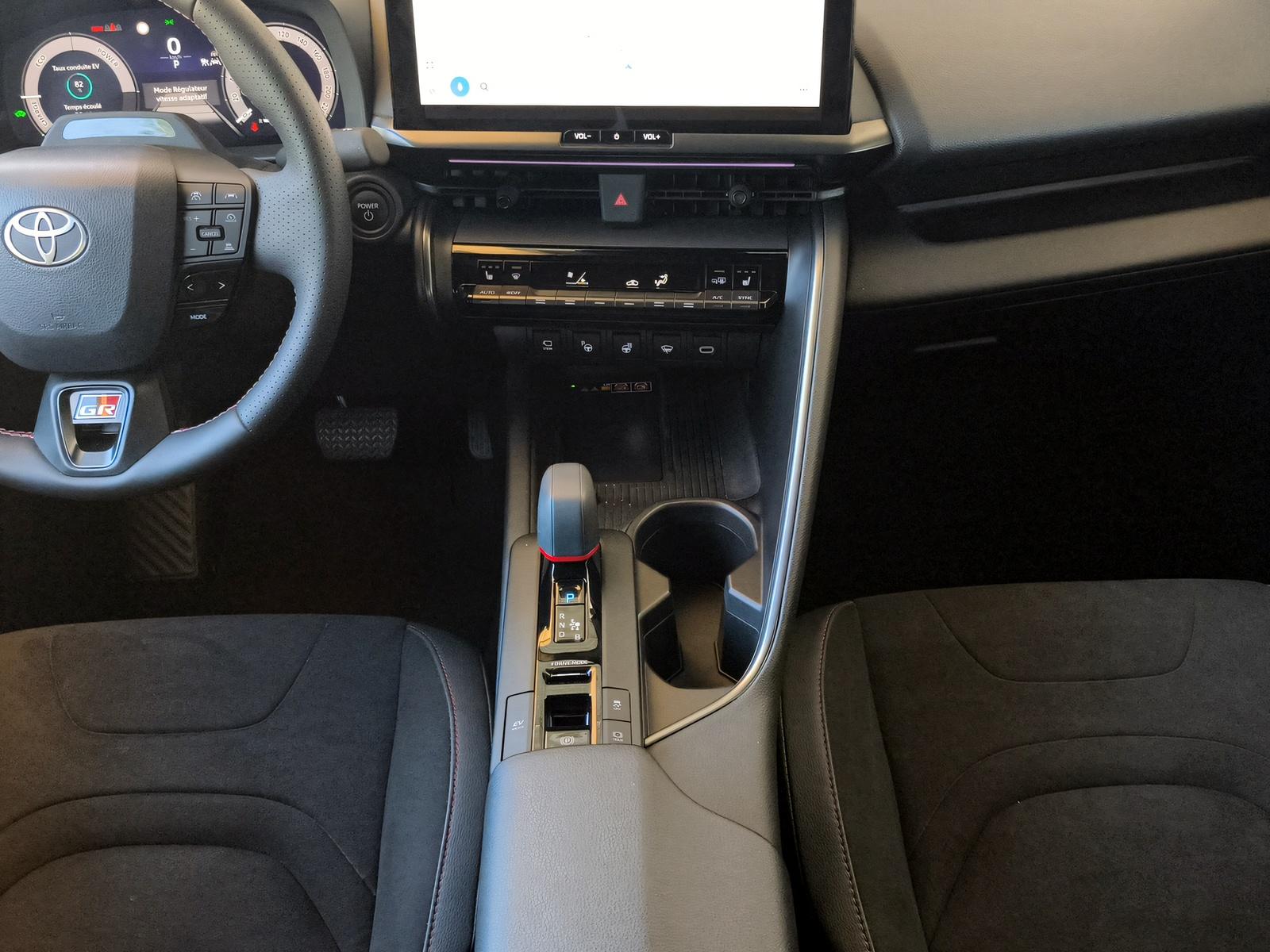 TOYOTA C-HR 2.0 HEV GR Sport 4x4-image-13