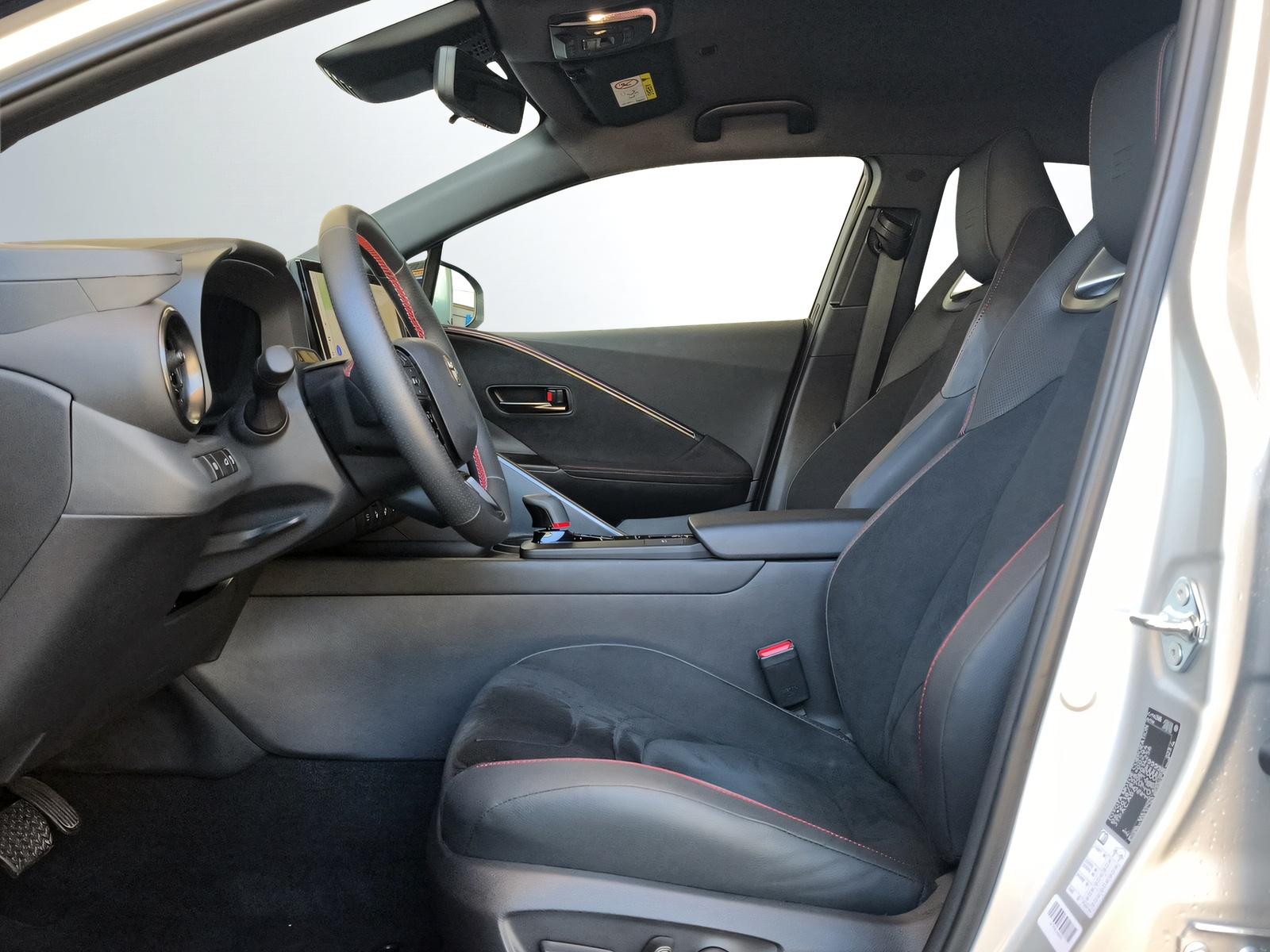 TOYOTA C-HR 2.0 HEV GR Sport 4x4-image-3