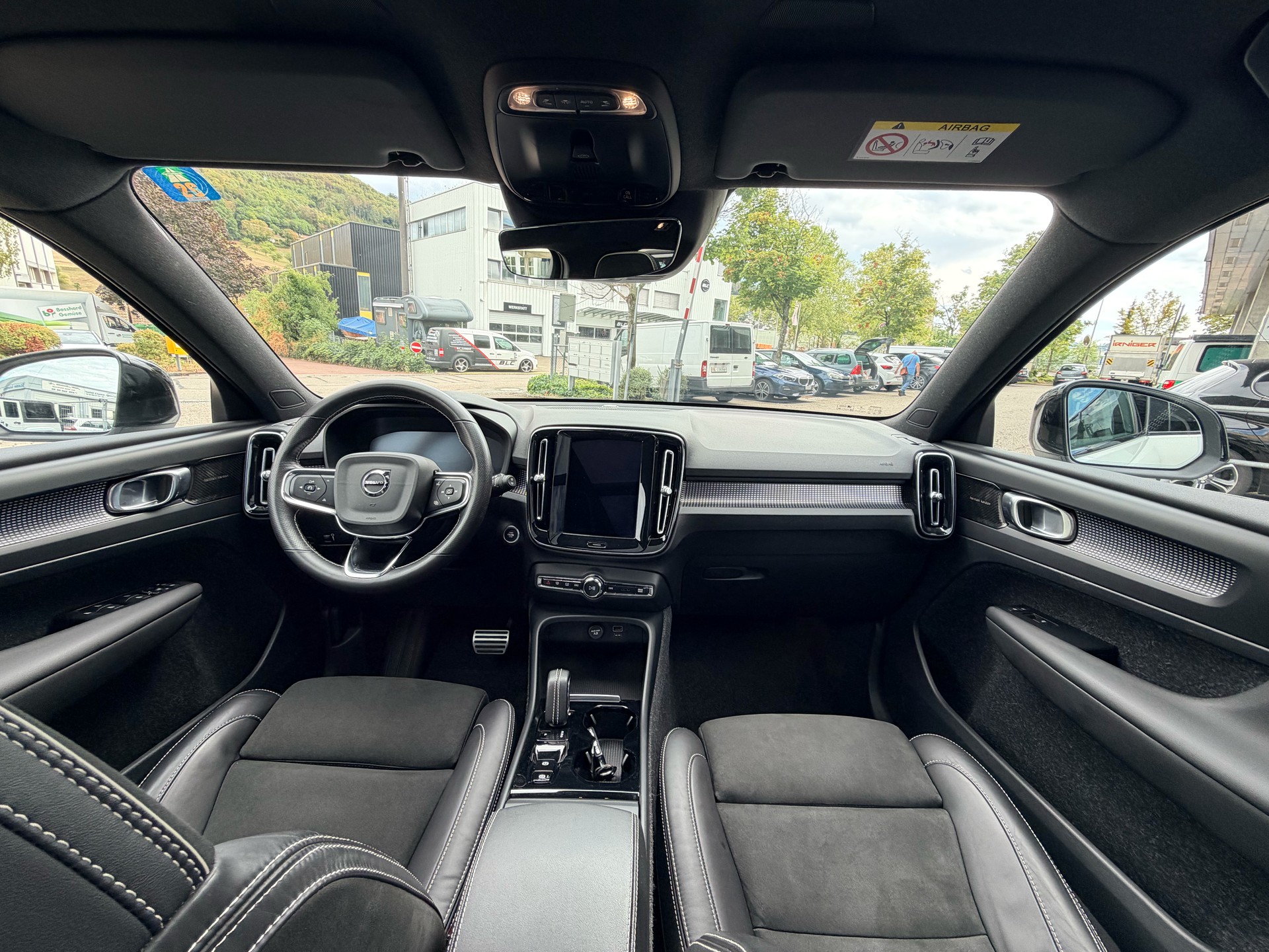 VOLVO XC40 T3 R-Design Geartronic-image-13