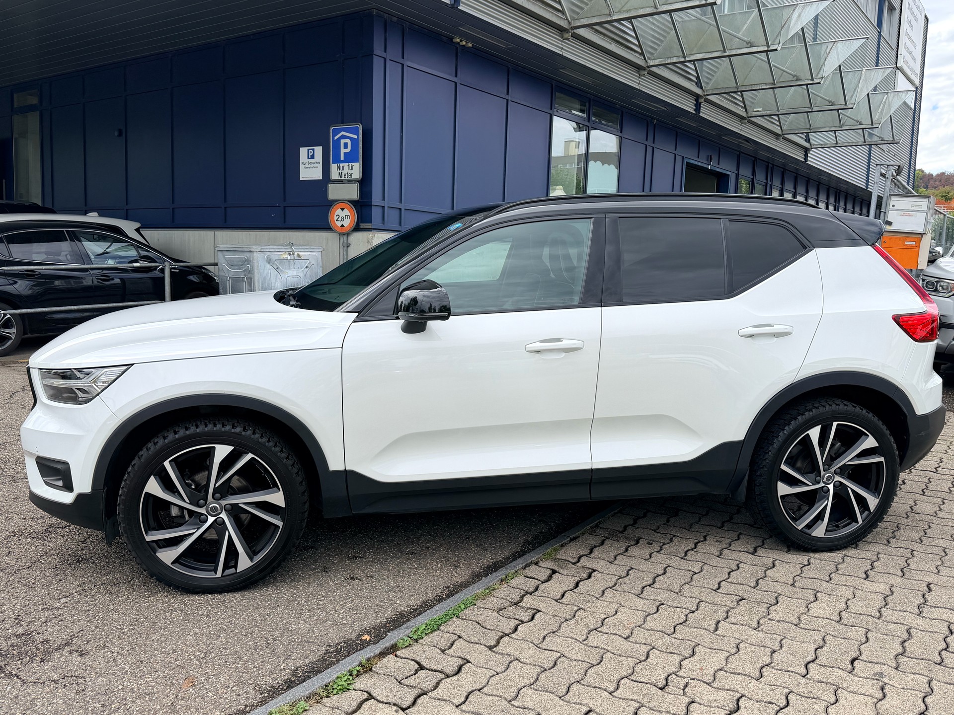 VOLVO XC40 T3 R-Design Geartronic-image-5