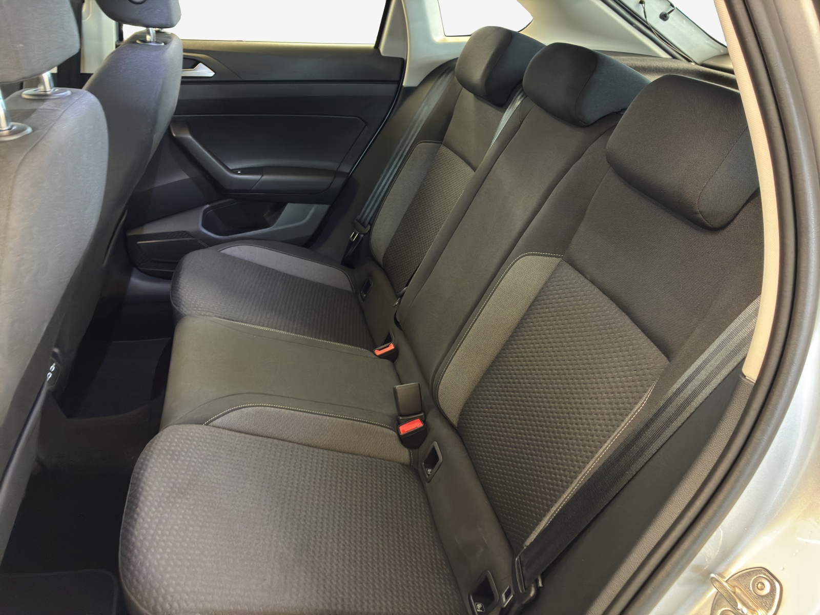 VW Taigo 1.0 TSI Life DSG-image-11