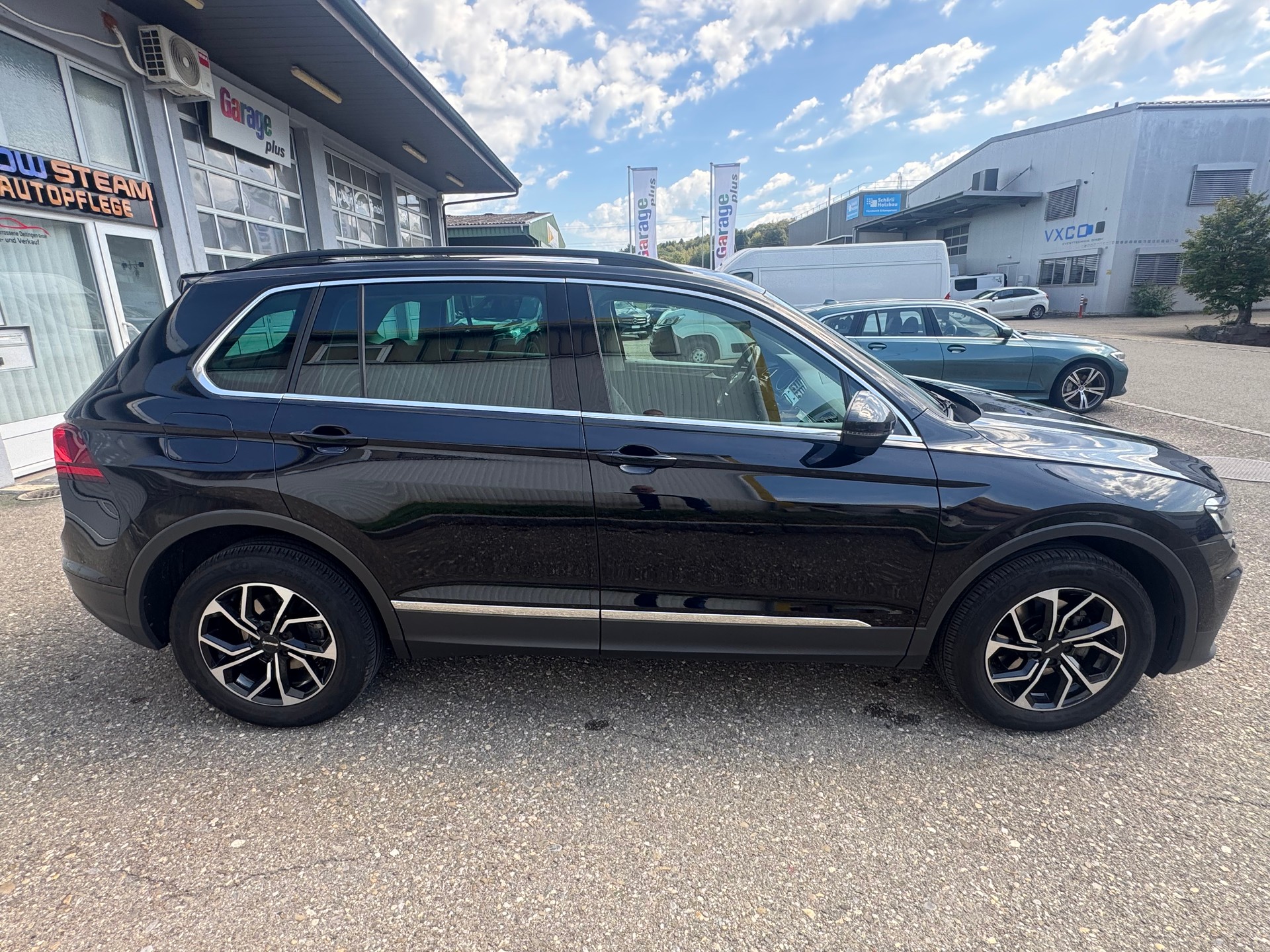 VW Tiguan 2.0 TDI SCR Comfortline 4Motion DSG-image-4
