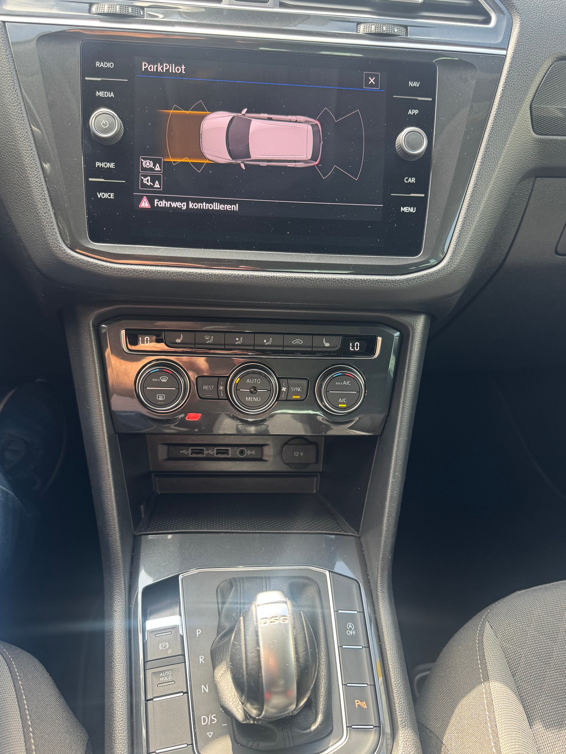 VW Tiguan 2.0 TDI SCR Comfortline 4Motion DSG-image-10