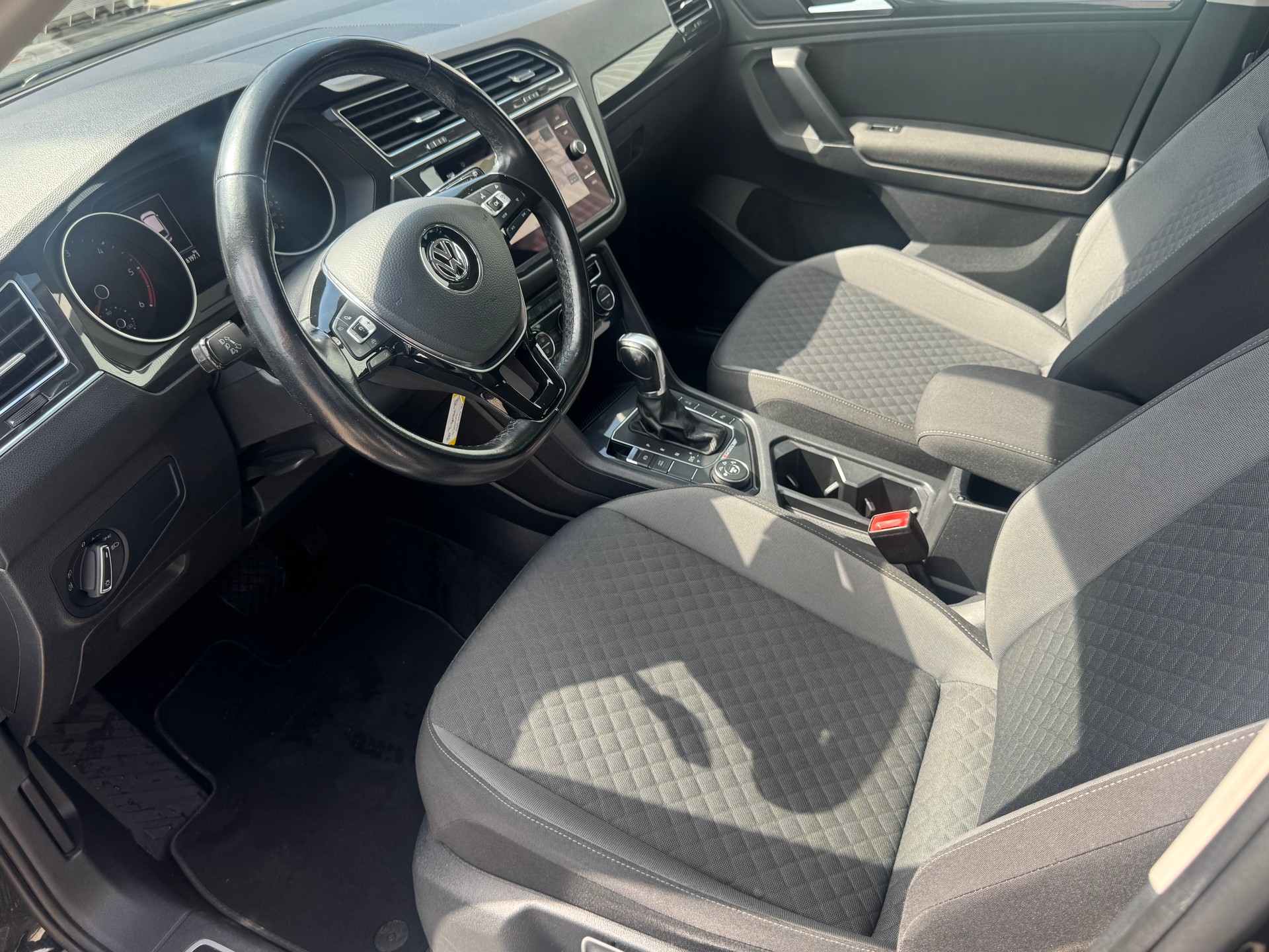 VW Tiguan 2.0 TDI SCR Comfortline 4Motion DSG-image-8