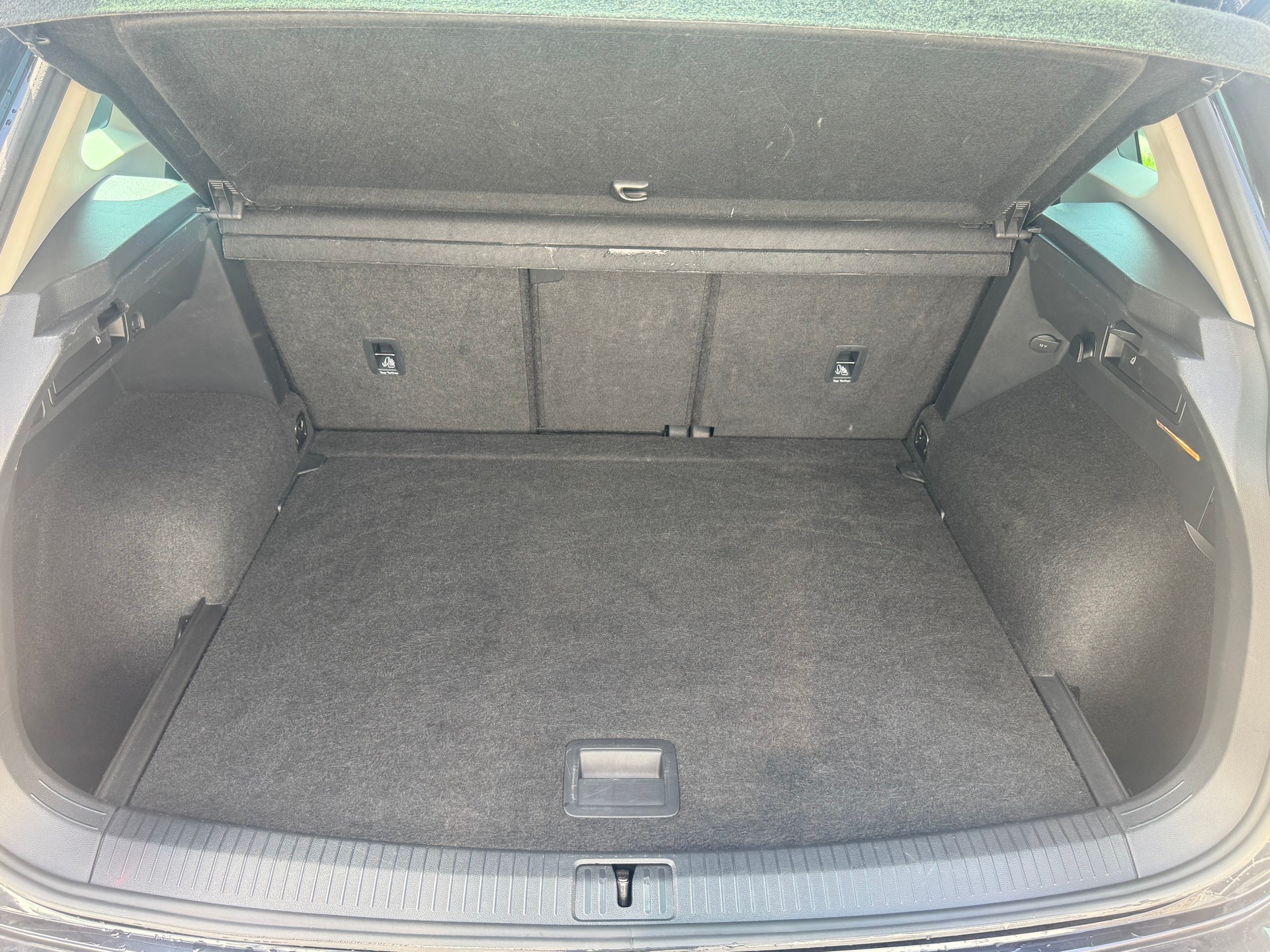 VW Tiguan 2.0 TDI SCR Comfortline 4Motion DSG-image-14