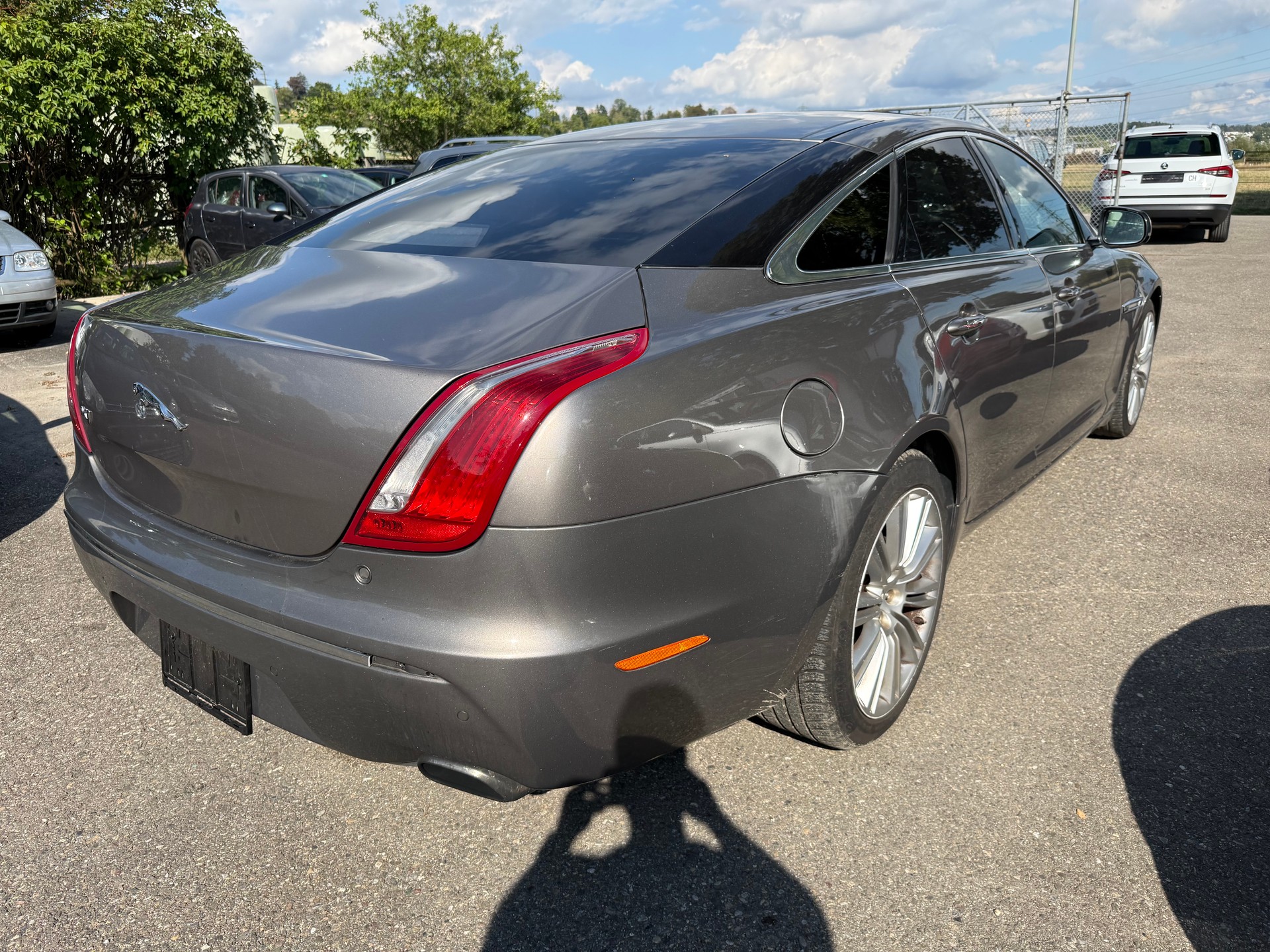 JAGUAR XJ-image-5