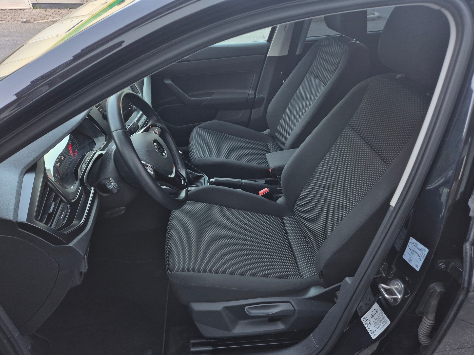 VW Polo 1.0 BMT Value-image-7