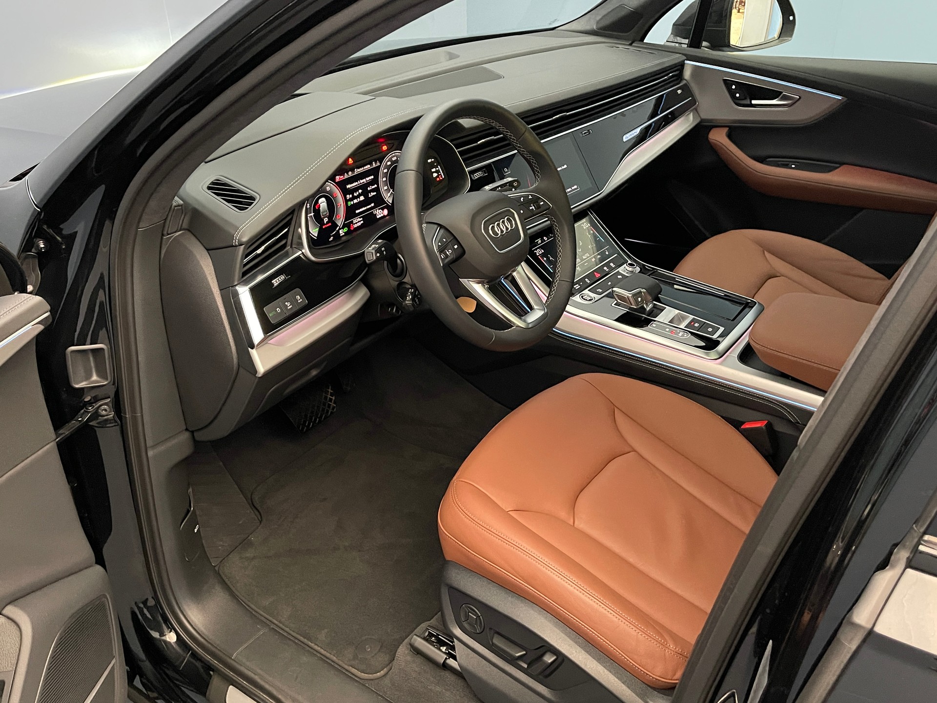 AUDI Q7 SUV 3.0 TFSI e S Line quattro 290 T-Tronic-image-6