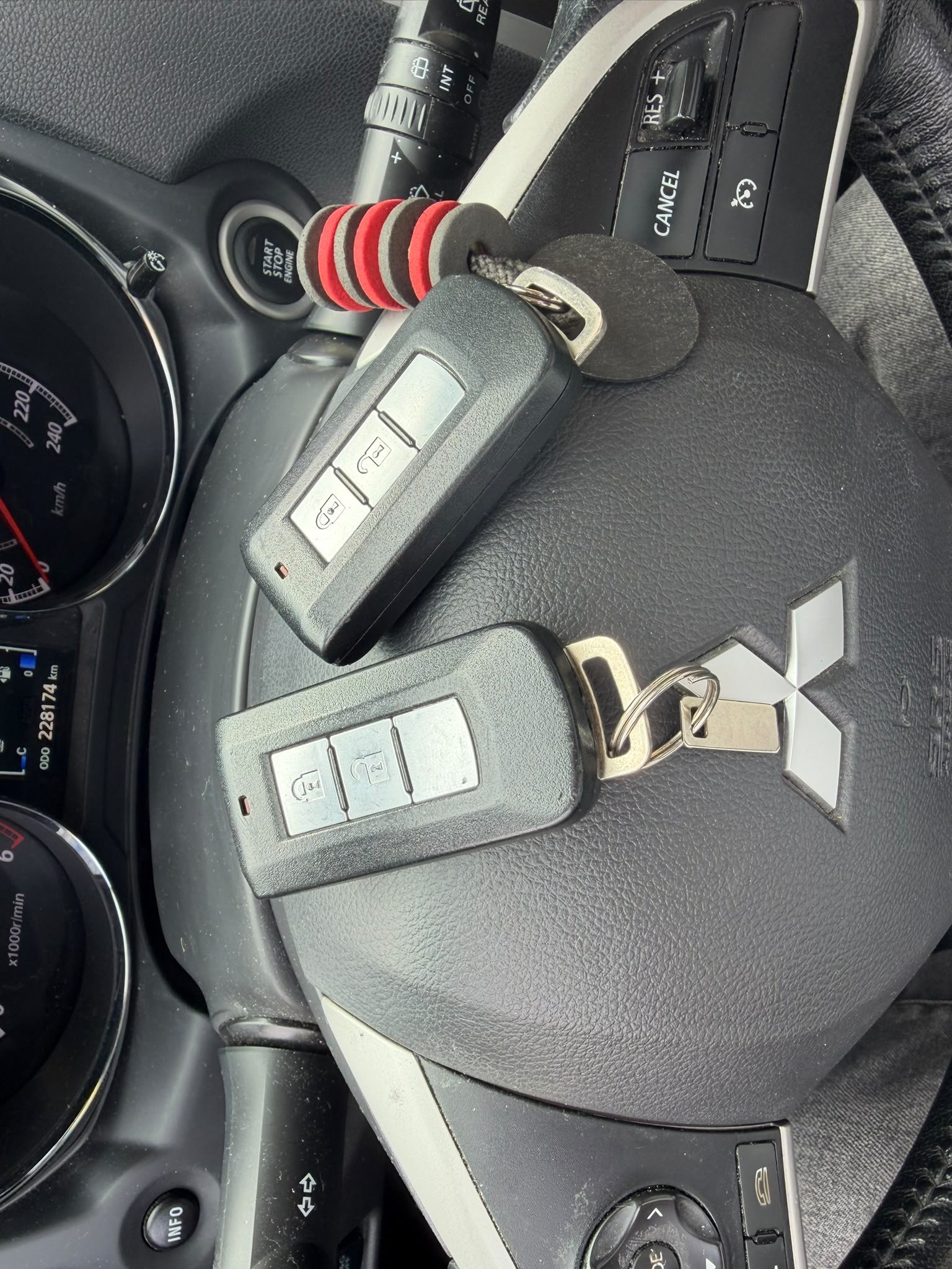 MITSUBISHI ASX 1.8 DID Navigator 4WD-image-8