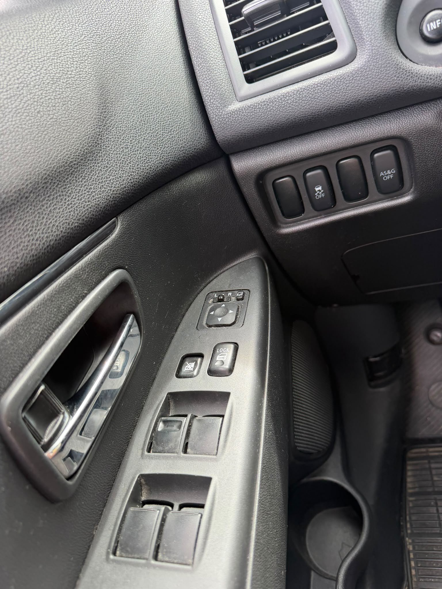 MITSUBISHI ASX 1.8 DID Navigator 4WD-image-6