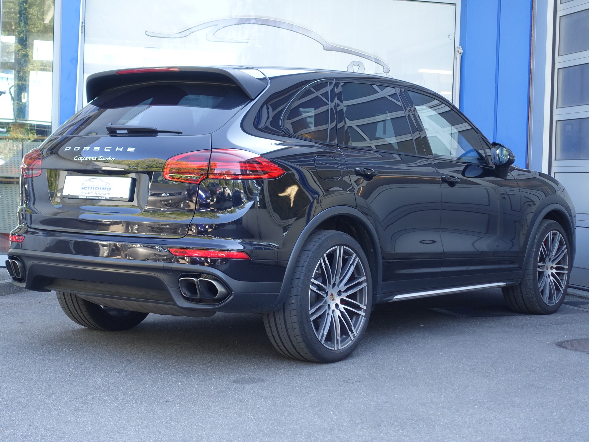 PORSCHE Cayenne Turbo-image-3