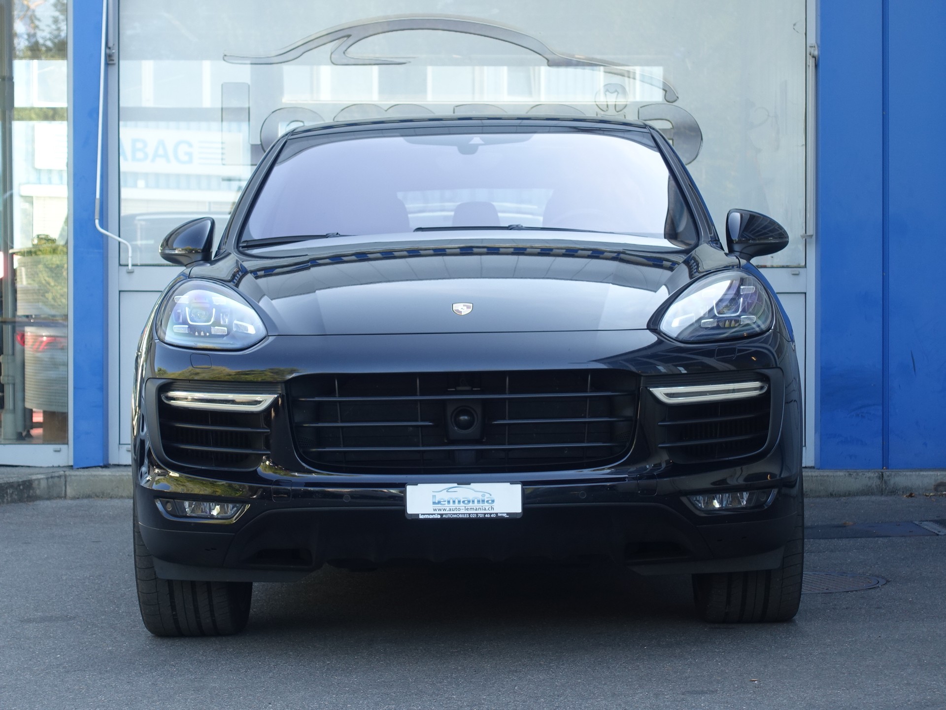 PORSCHE Cayenne Turbo-image-2
