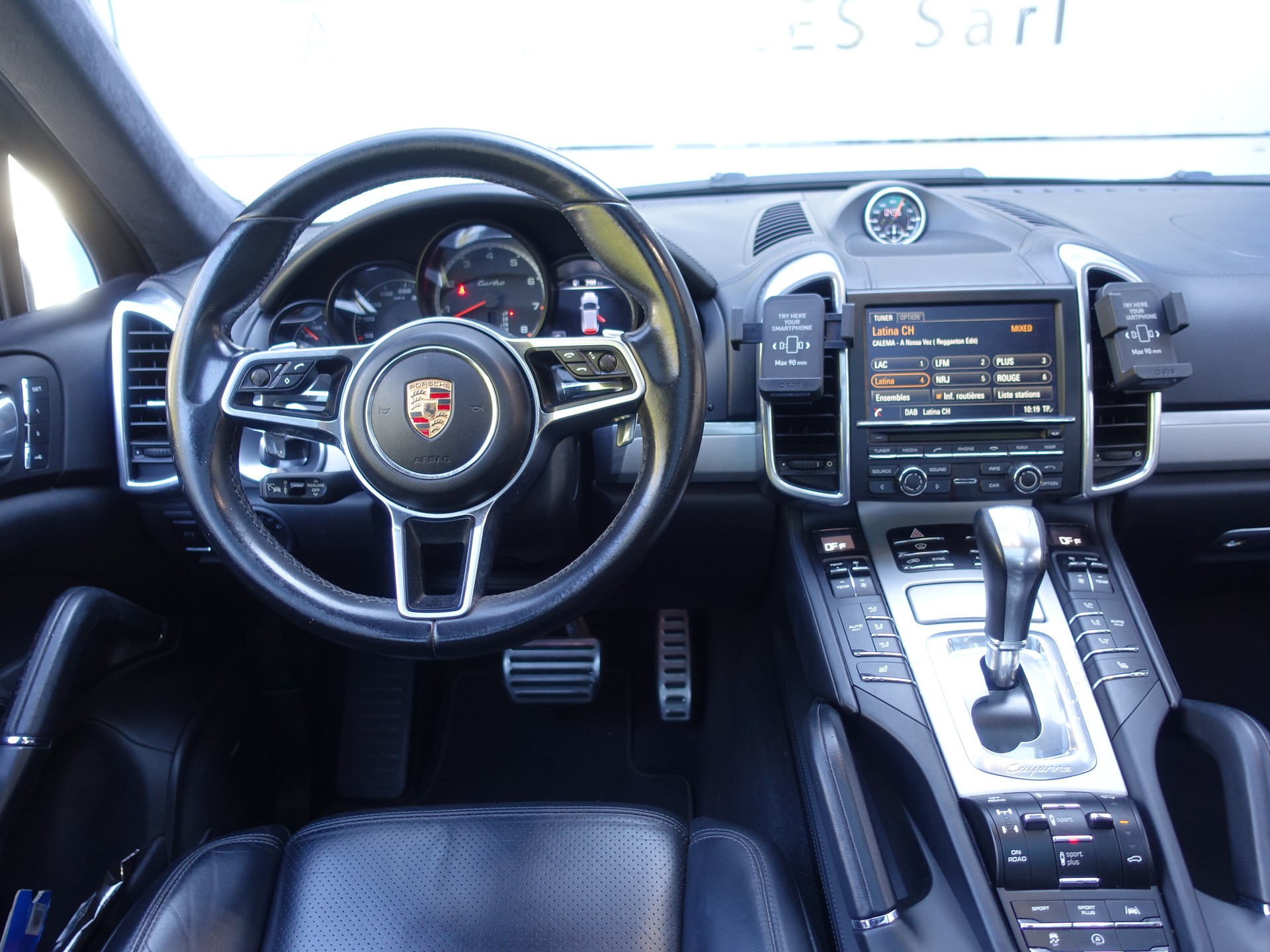 PORSCHE Cayenne Turbo-image-9