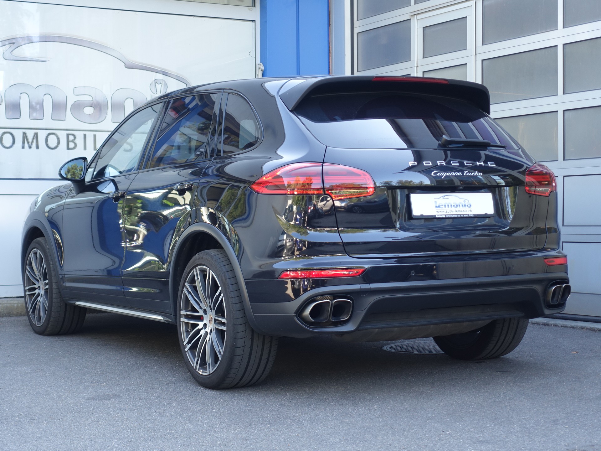 PORSCHE Cayenne Turbo-image-4