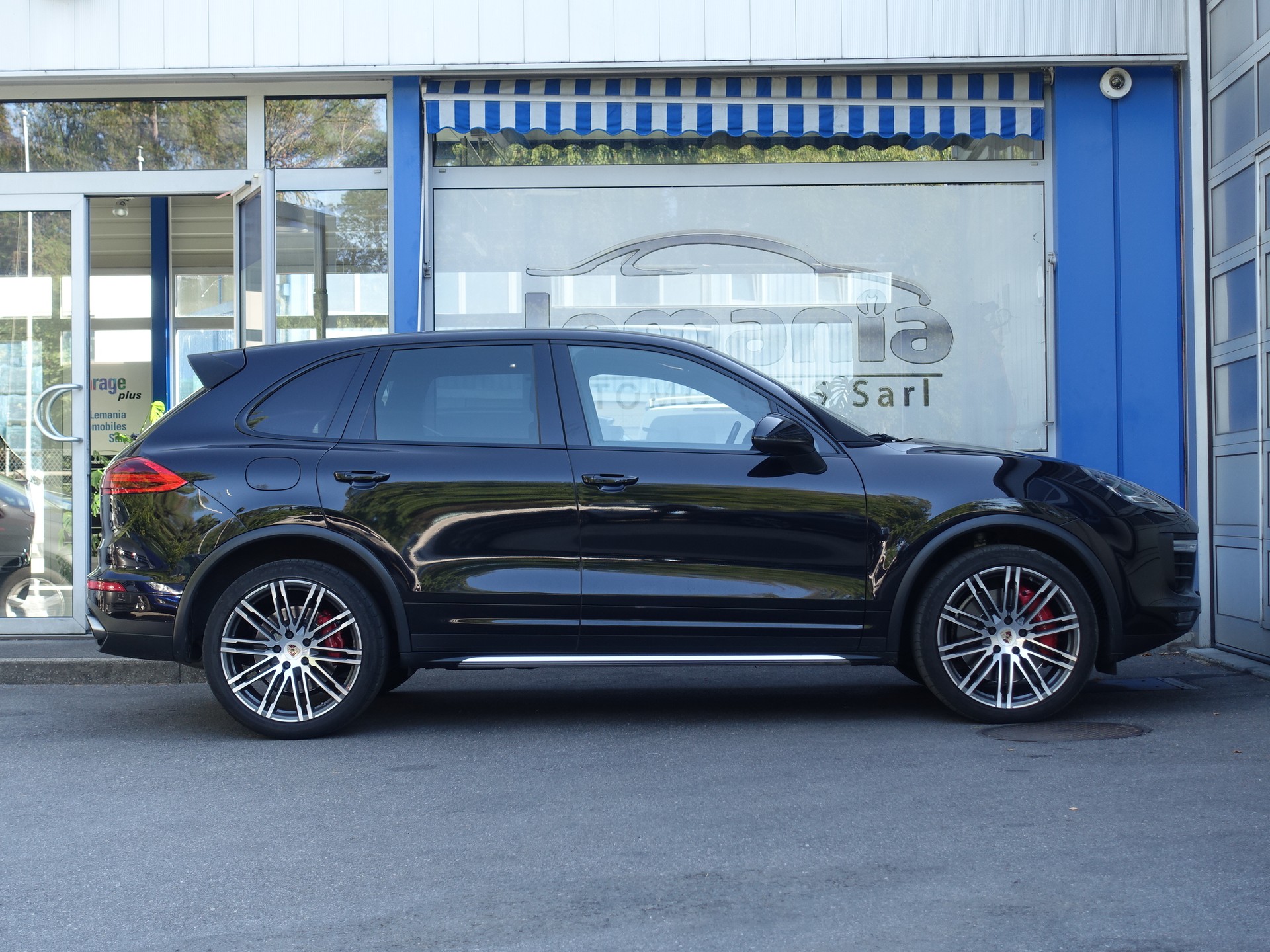 PORSCHE Cayenne Turbo-image-7