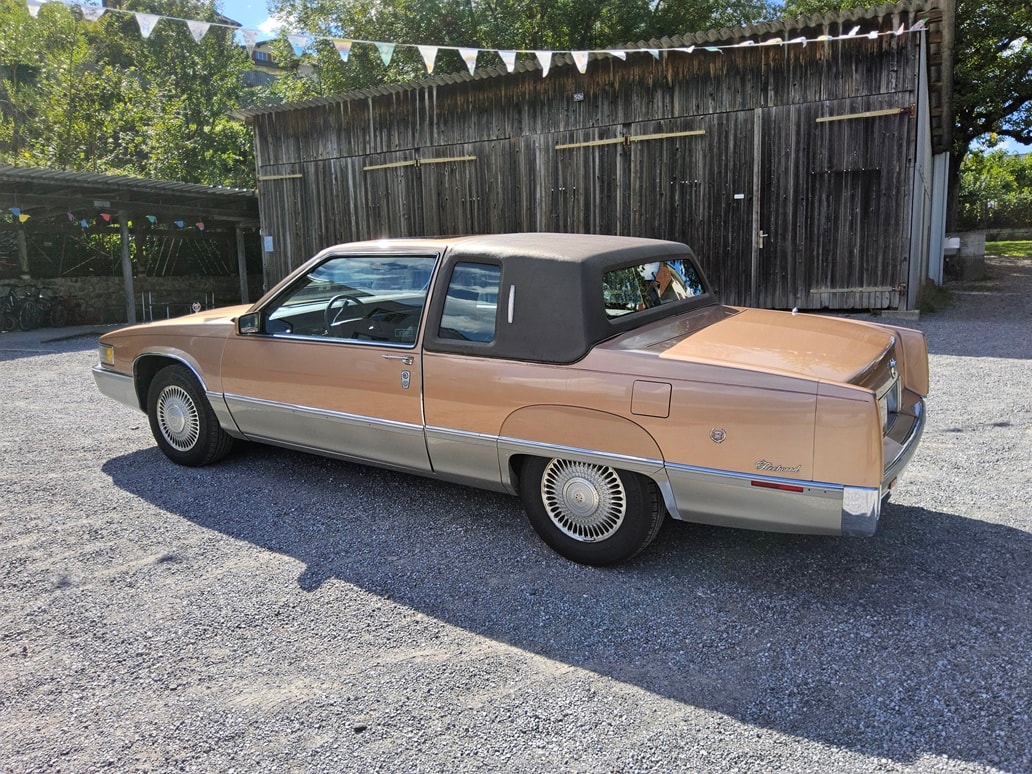 CADILLAC De Ville Fleetwood Coupe-image-5