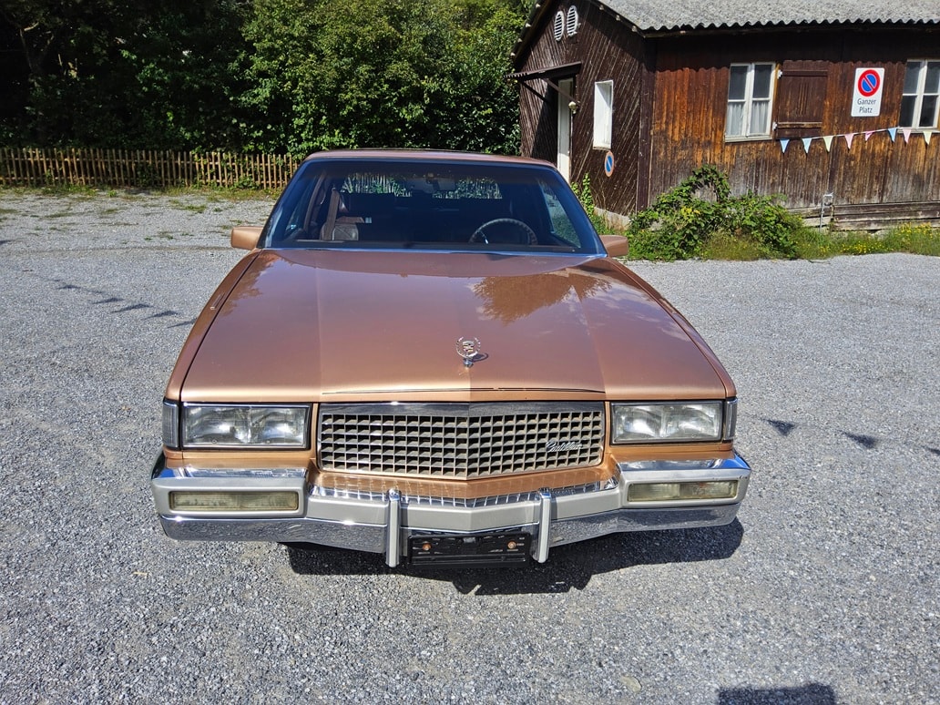 CADILLAC De Ville Fleetwood Coupe-image-2