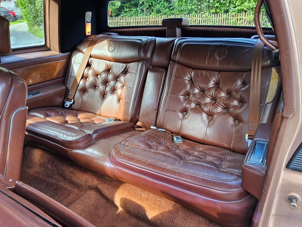 CADILLAC De Ville Fleetwood Coupe-image-11