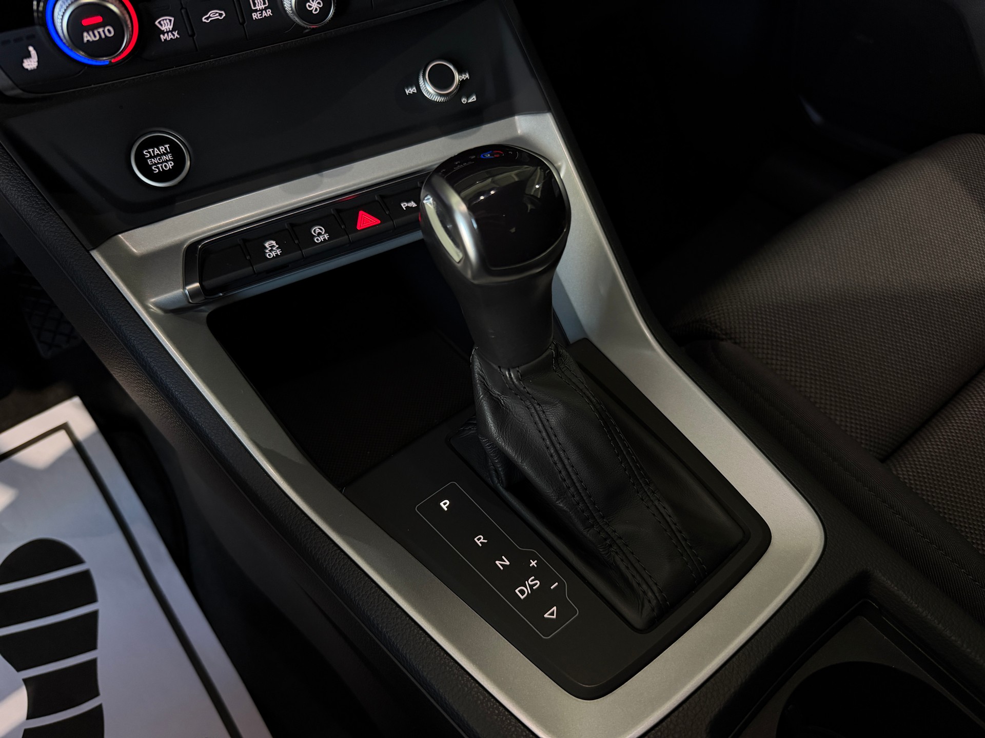 AUDI Q3 35 TFSI advanced Attraction S-tronic (CH)-image-13