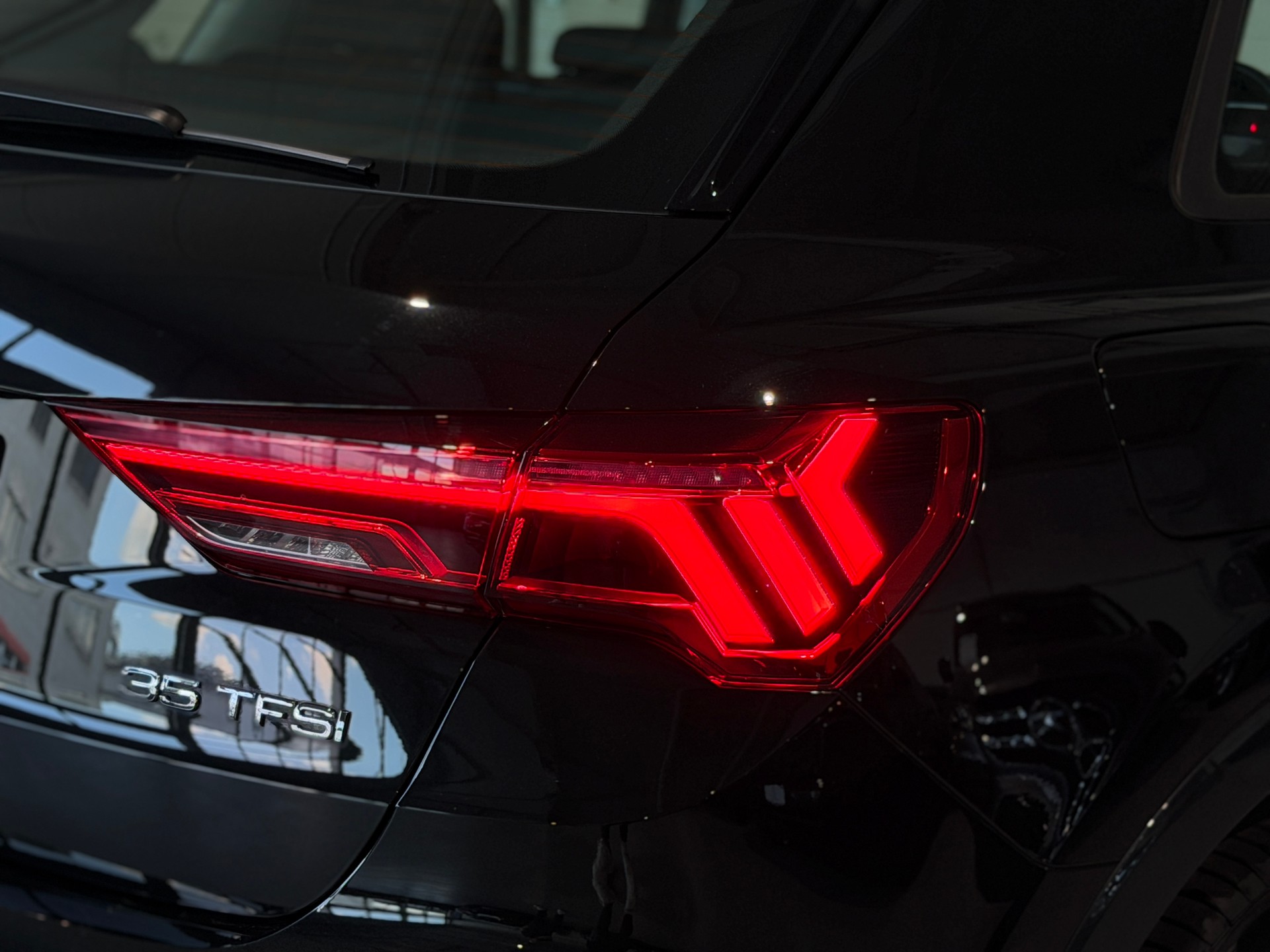 AUDI Q3 35 TFSI advanced Attraction S-tronic (CH)-image-5