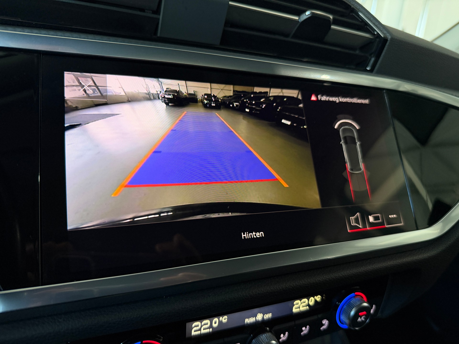AUDI Q3 35 TFSI advanced Attraction S-tronic (CH)-image-10