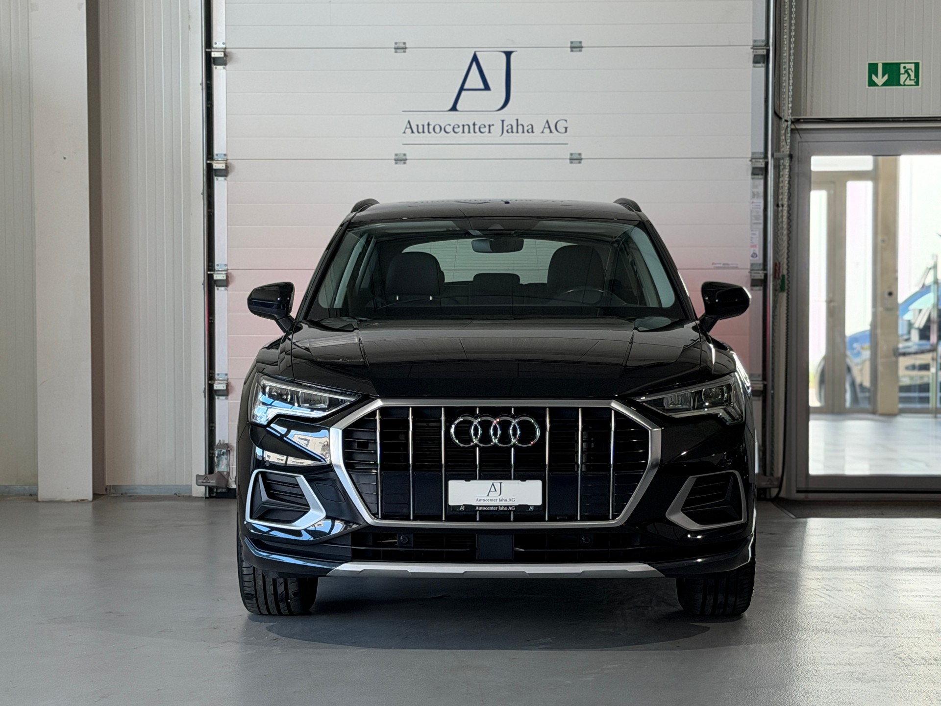 AUDI Q3 35 TFSI advanced Attraction S-tronic (CH)-showroom-element-3