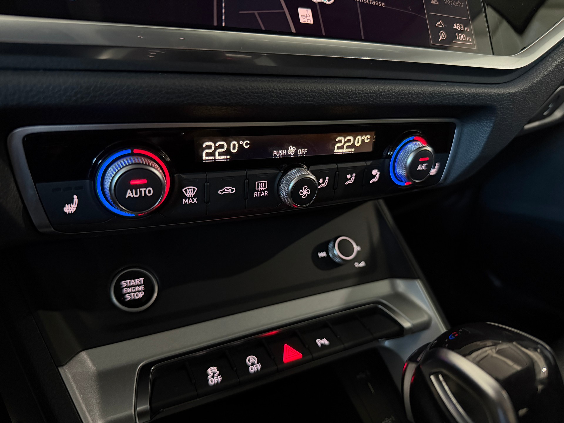 AUDI Q3 35 TFSI advanced Attraction S-tronic (CH)-image-12