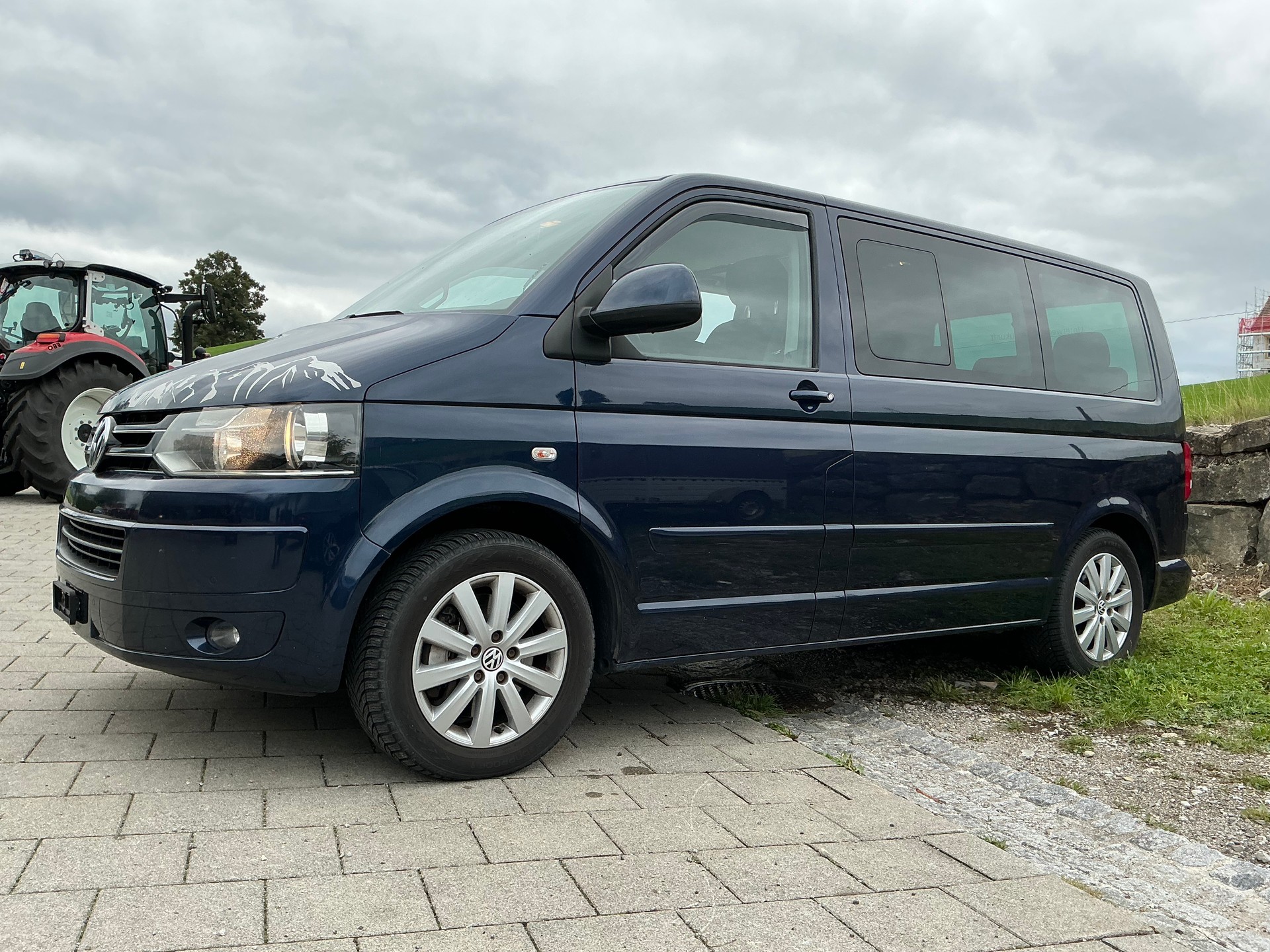 VW T5 2.0 TDI 140 Family 4motion-image-0