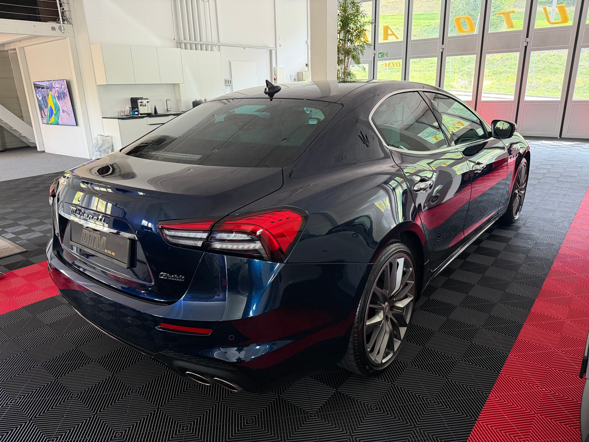 MASERATI Ghibli S Q4 3.0 Modena-image-4
