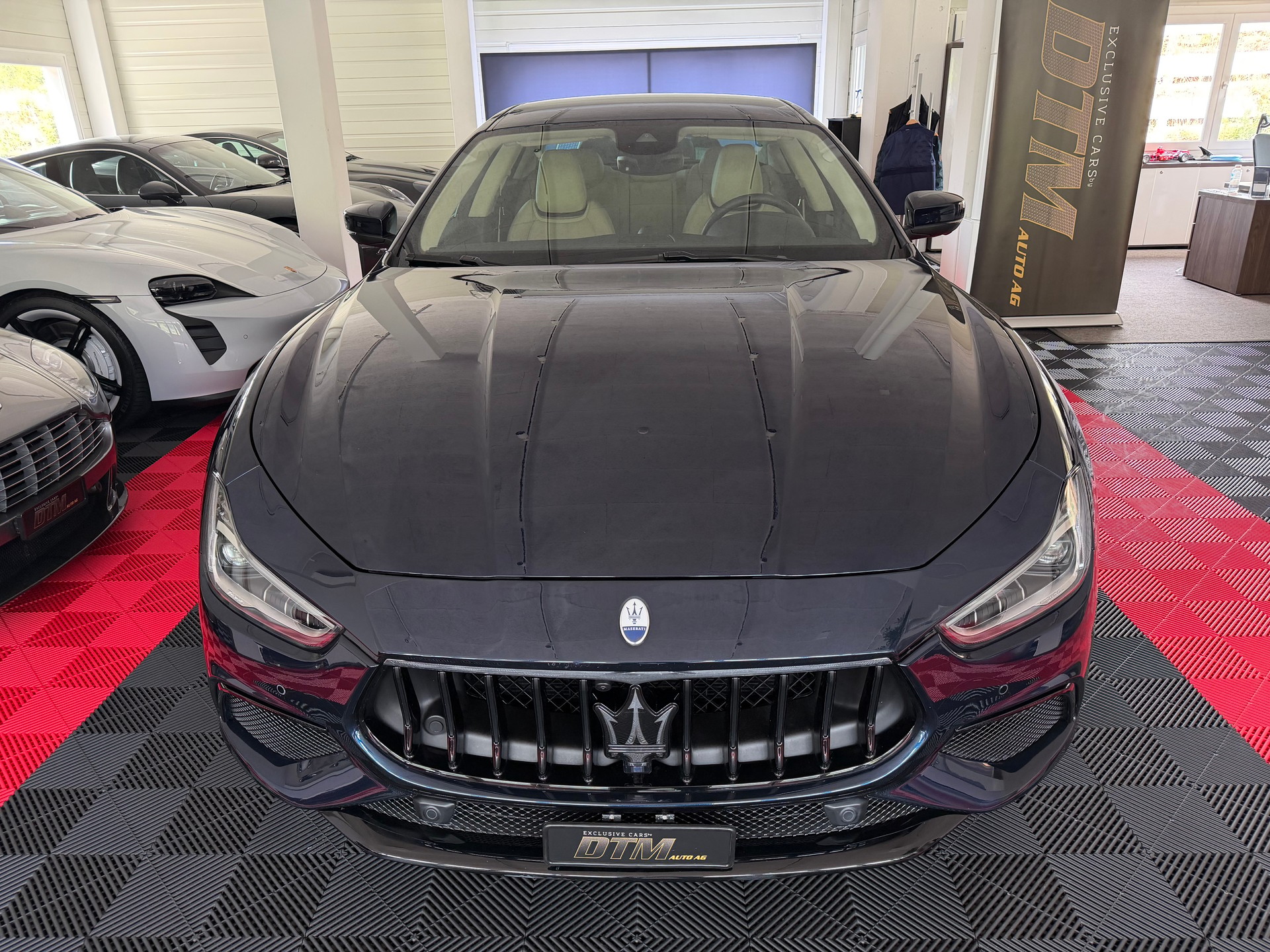 MASERATI Ghibli S Q4 3.0 Modena-image-6