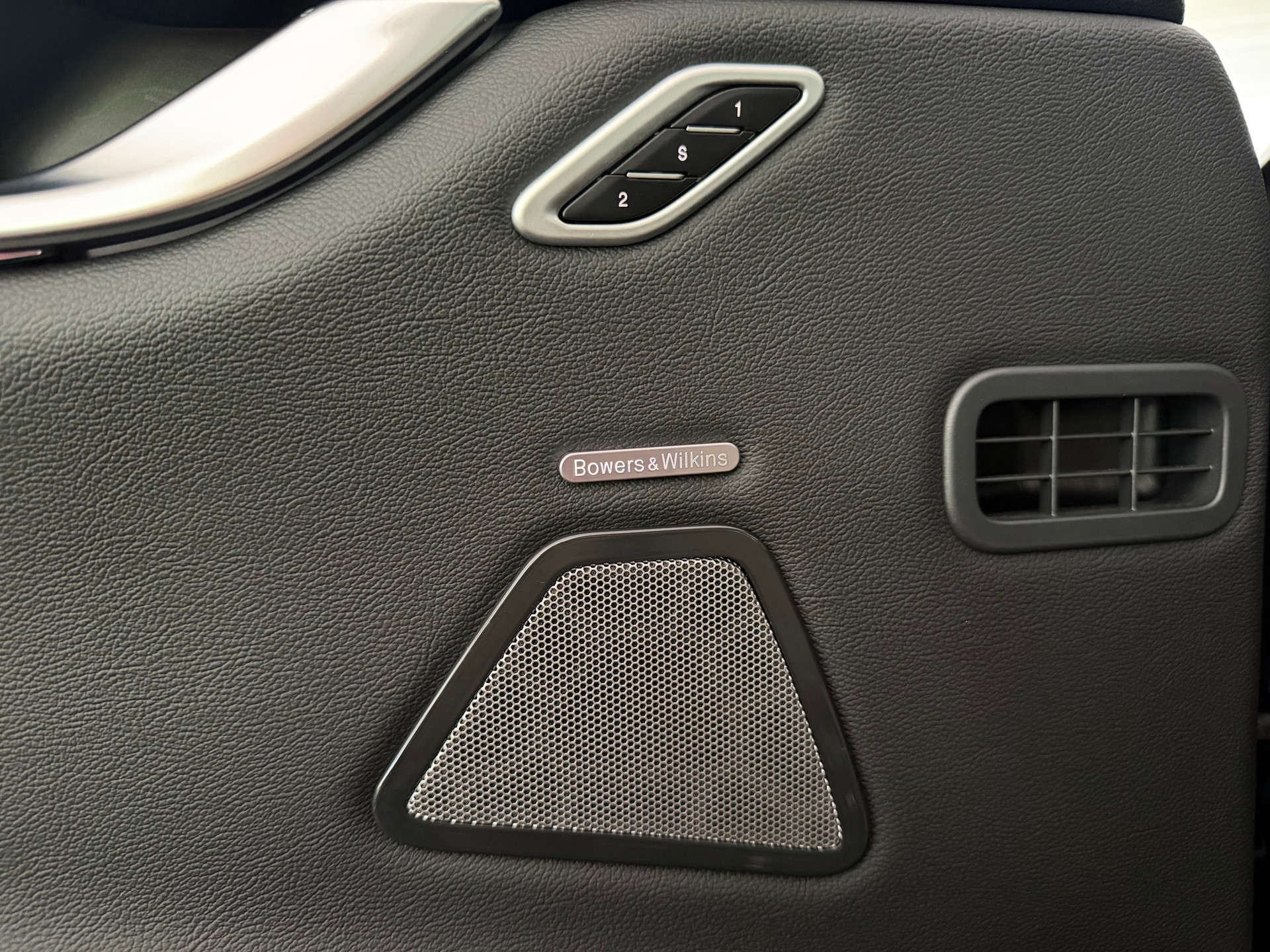 MASERATI Ghibli S Q4 3.0 Modena-image-14