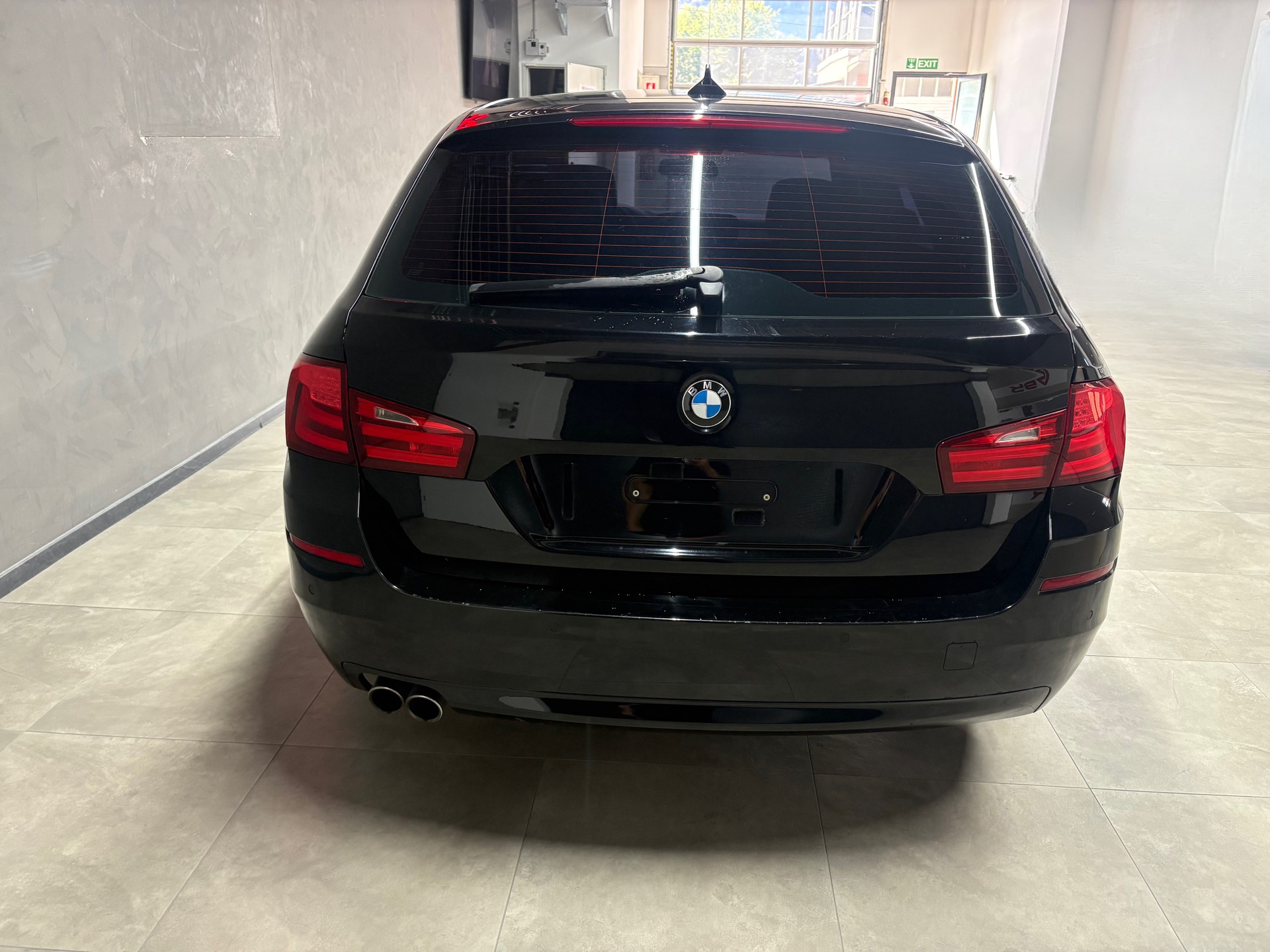 BMW 520d Touring Steptronic-image-5