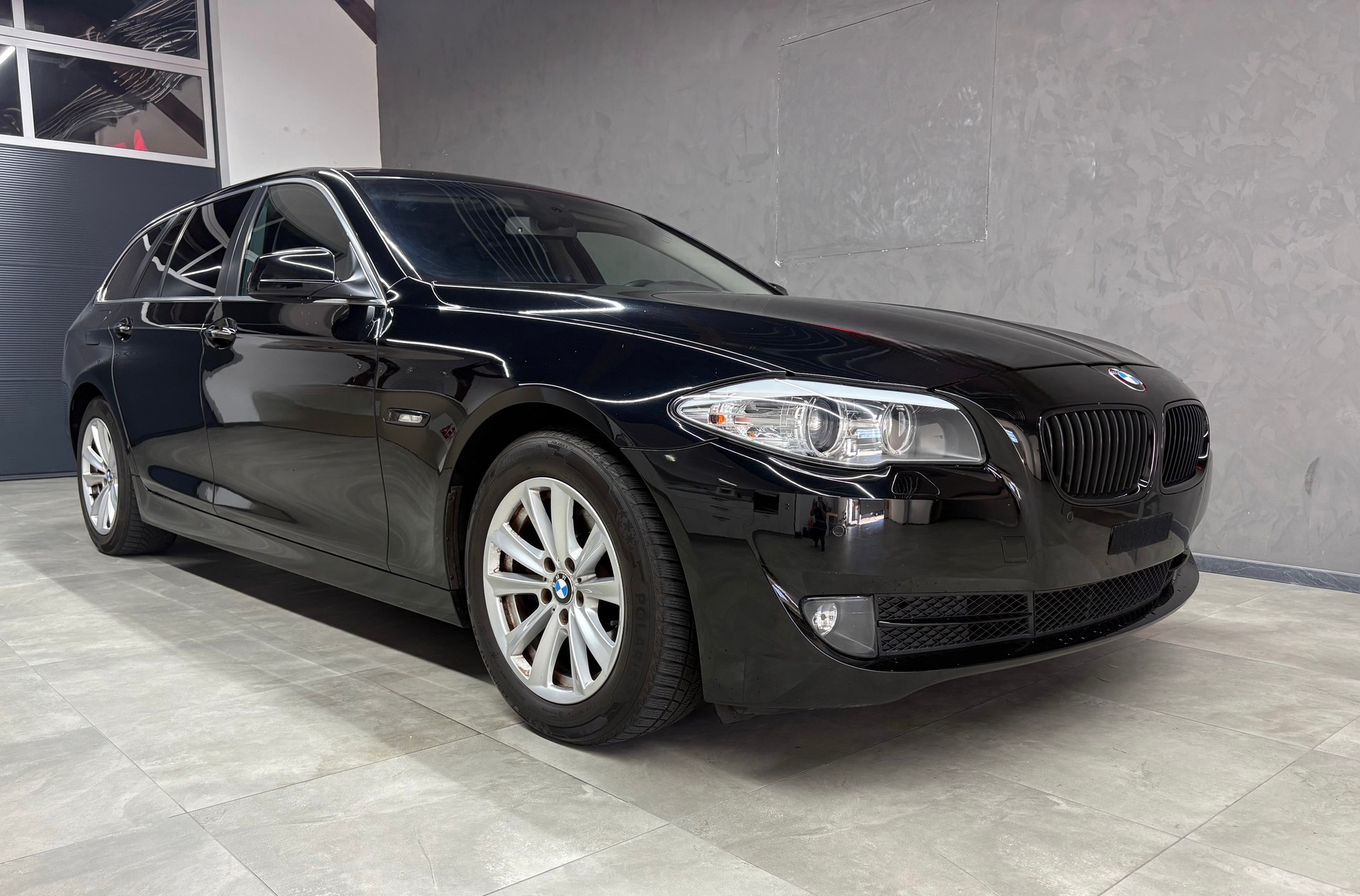 BMW 520d Touring Steptronic-image-1