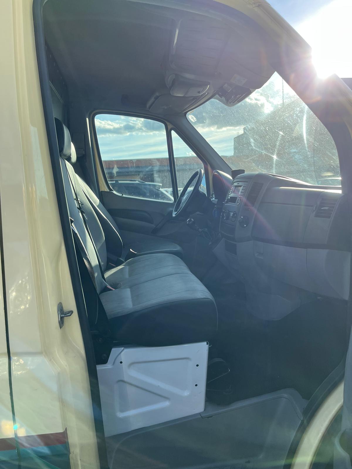 VW Crafter 35 2.0 TDI Entry-image-10