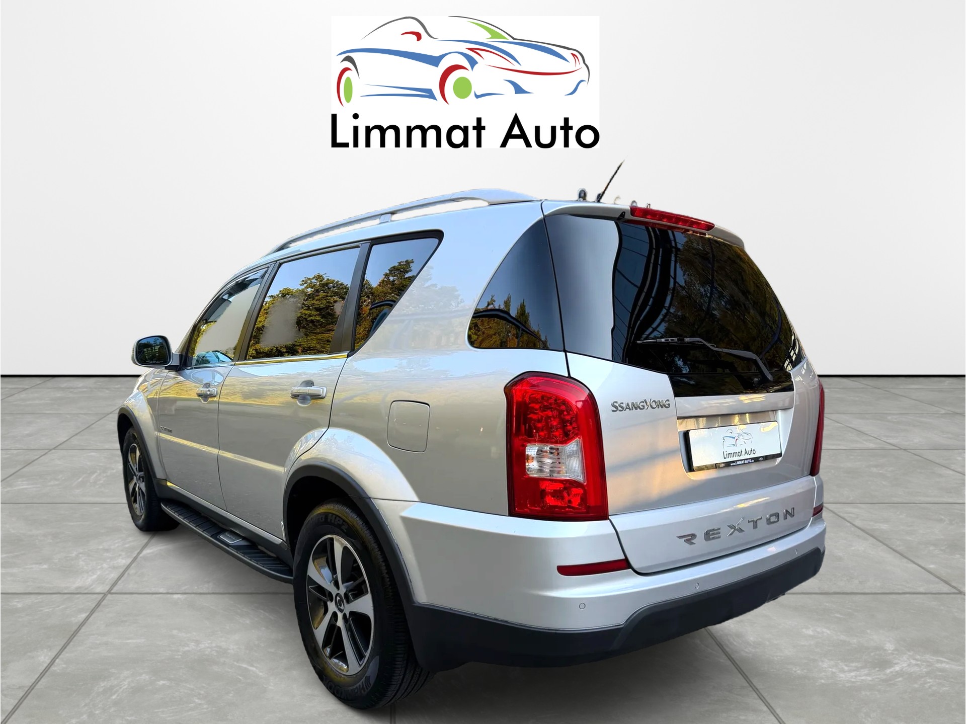 KGM-SsangYong Rexton RX200 e-XDi Sapphire 4WD Automatic-image-3