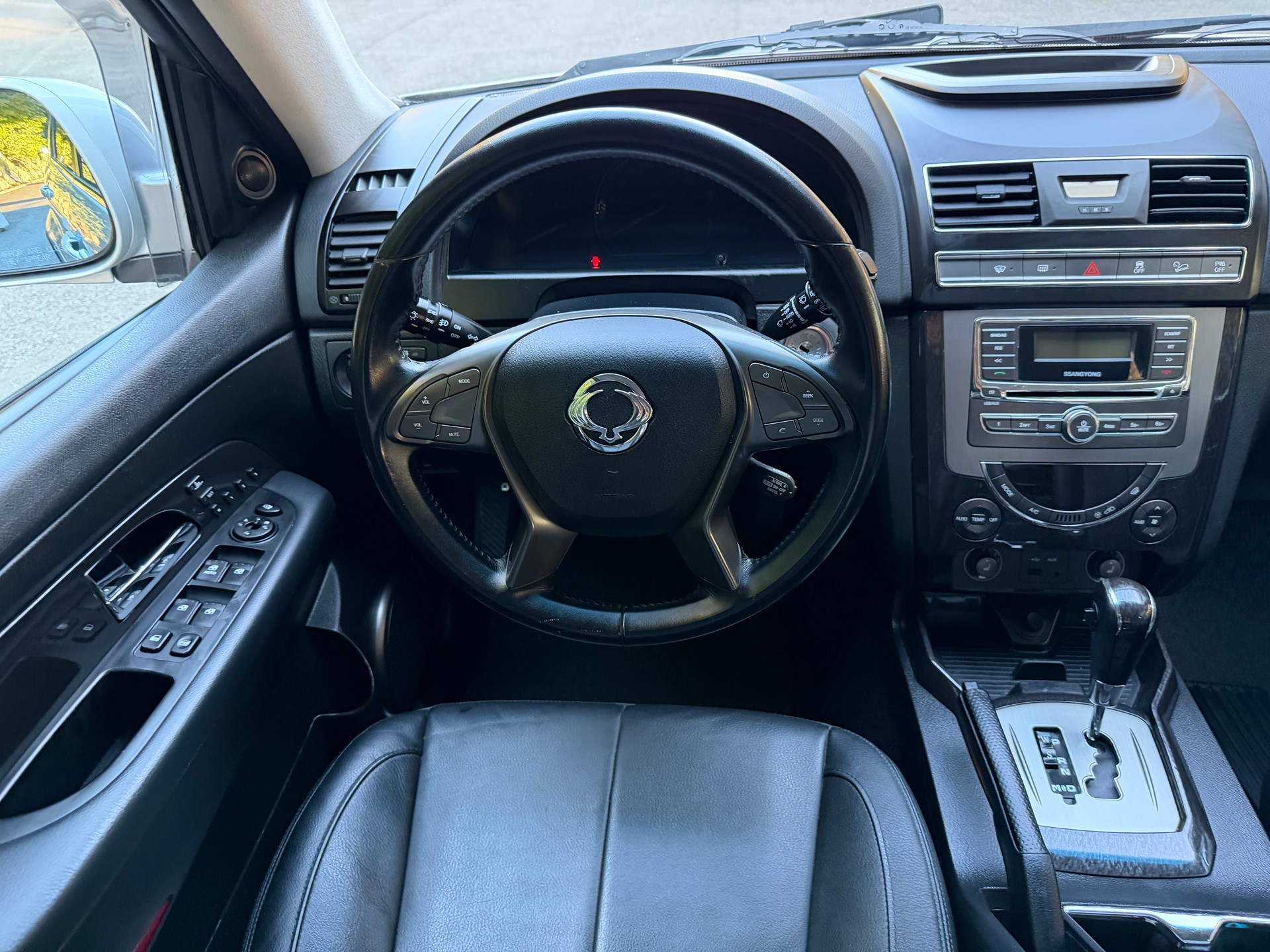 KGM-SsangYong Rexton RX200 e-XDi Sapphire 4WD Automatic-image-9