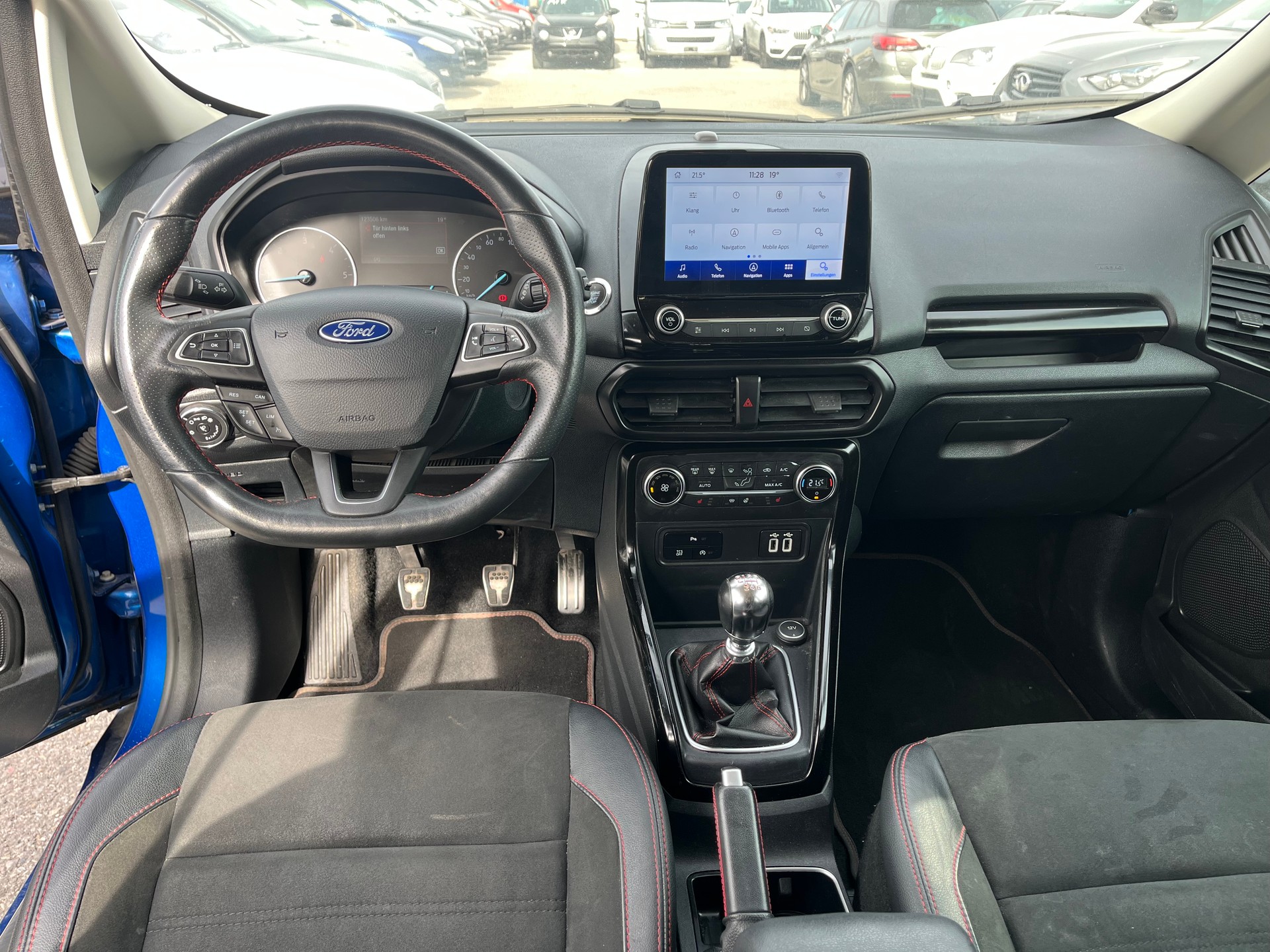 FORD EcoSport 1.5 TDCi ST-Line AWD-image-10