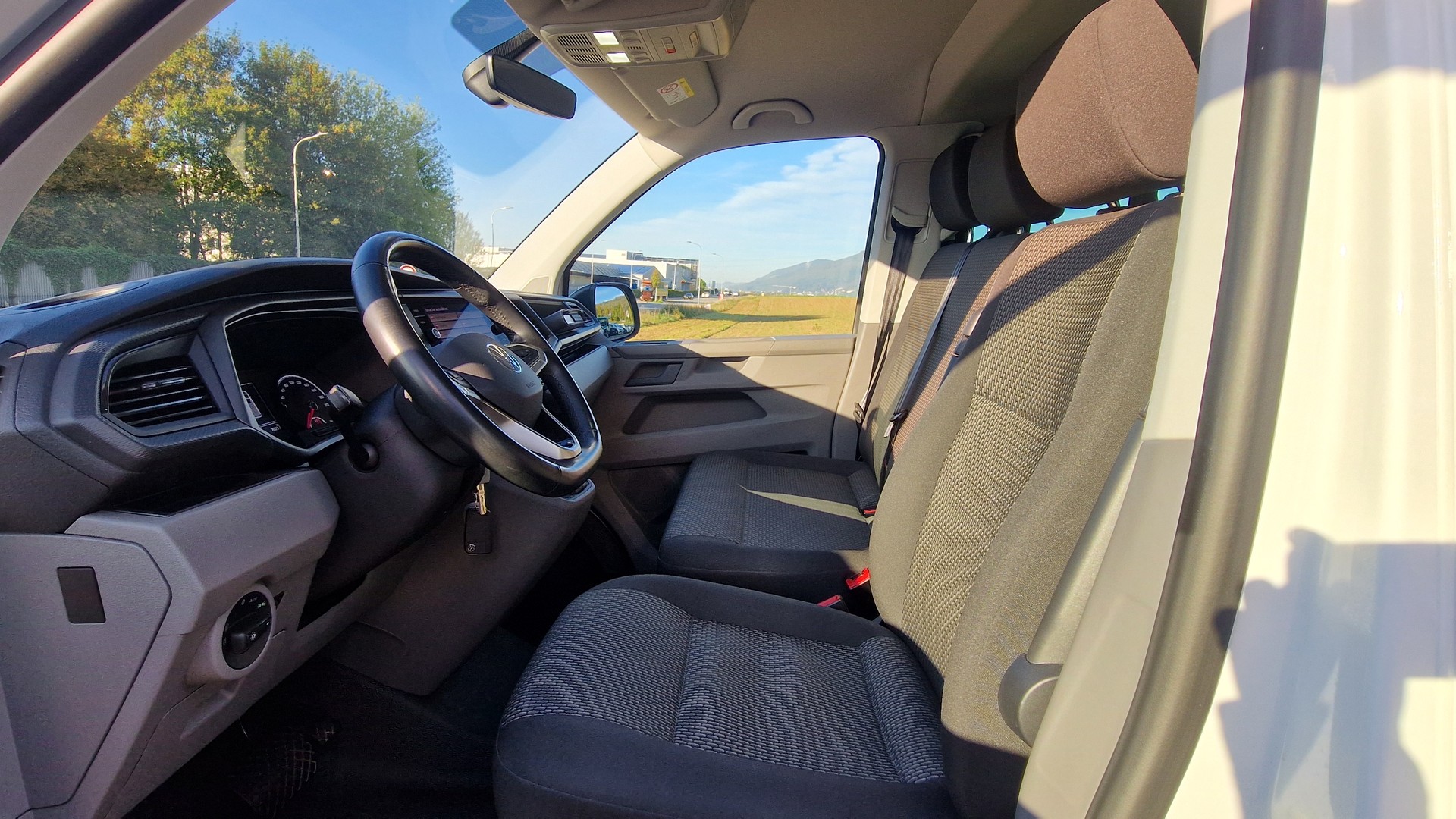 VW T6.1 3400 Langer Radstand 2.0 TDI DSG-image-5